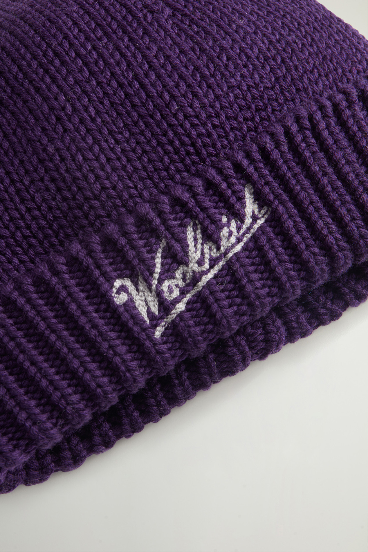 Beanie in Pure Merino Virgin Wool Purple photo 3 | Woolrich