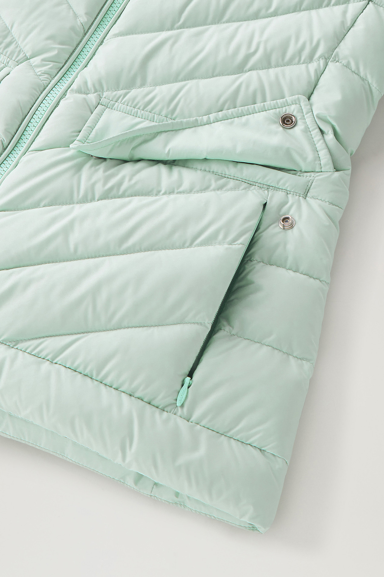 Short Padded Jacket with Chevron Quilting Green photo 5 | Woolrich