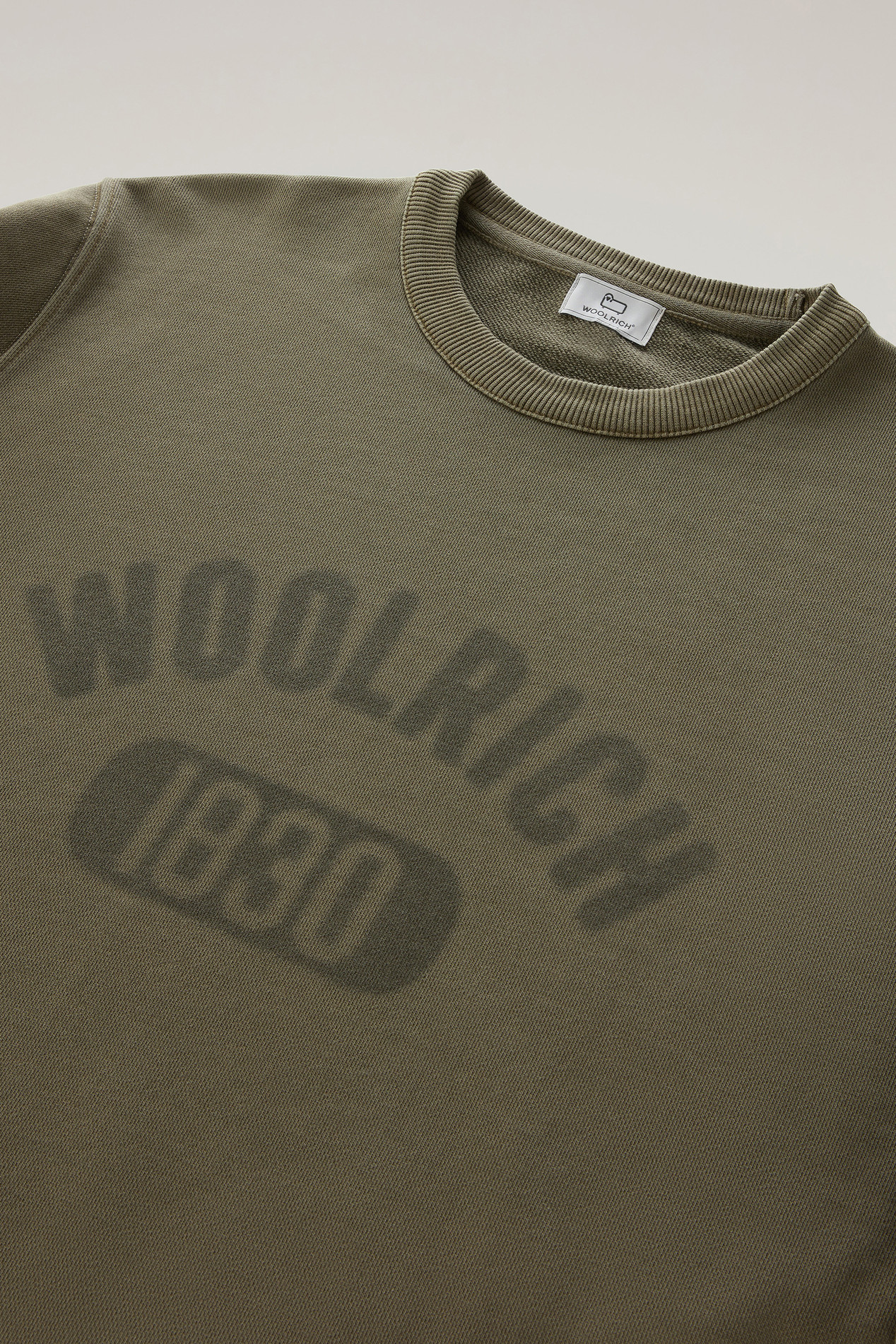 1830 Crewneck Sweatshirt in Pure Cotton Green photo 2 | Woolrich