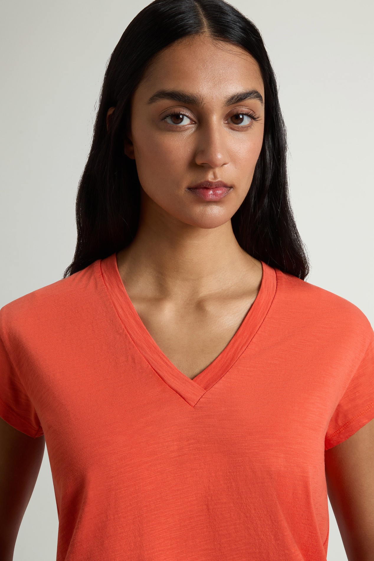 V-Neck T-Shirt in Pure Cotton Slub Fabric Red photo 4 | Woolrich