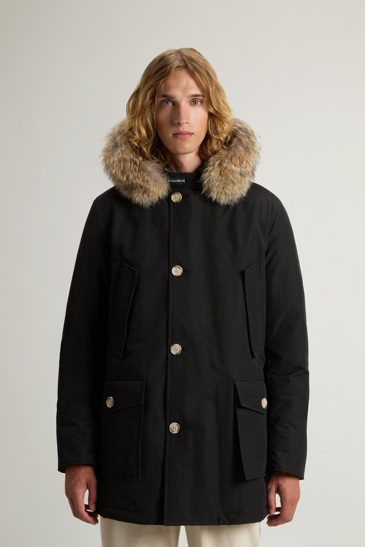 Arctic Parka aus Ramar Cloth mit abnehmbarem Pelzbesatz Schwarz photo 1 | Woolrich