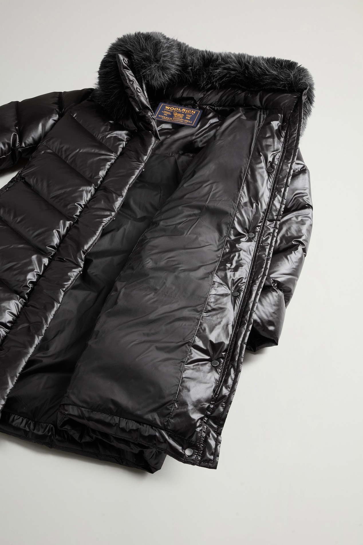 LIQUID NYLON FUR PARKA Black photo 8 | Woolrich