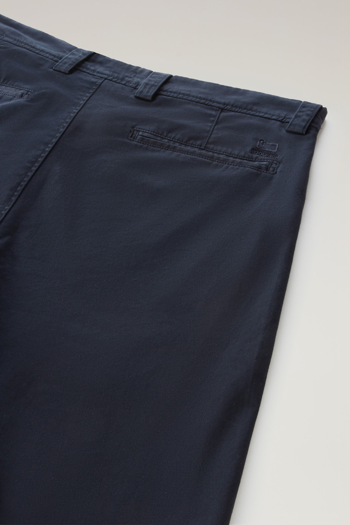 Garment-Dyed Cargo Shorts in Stretch Cotton Blue photo 4 | Woolrich
