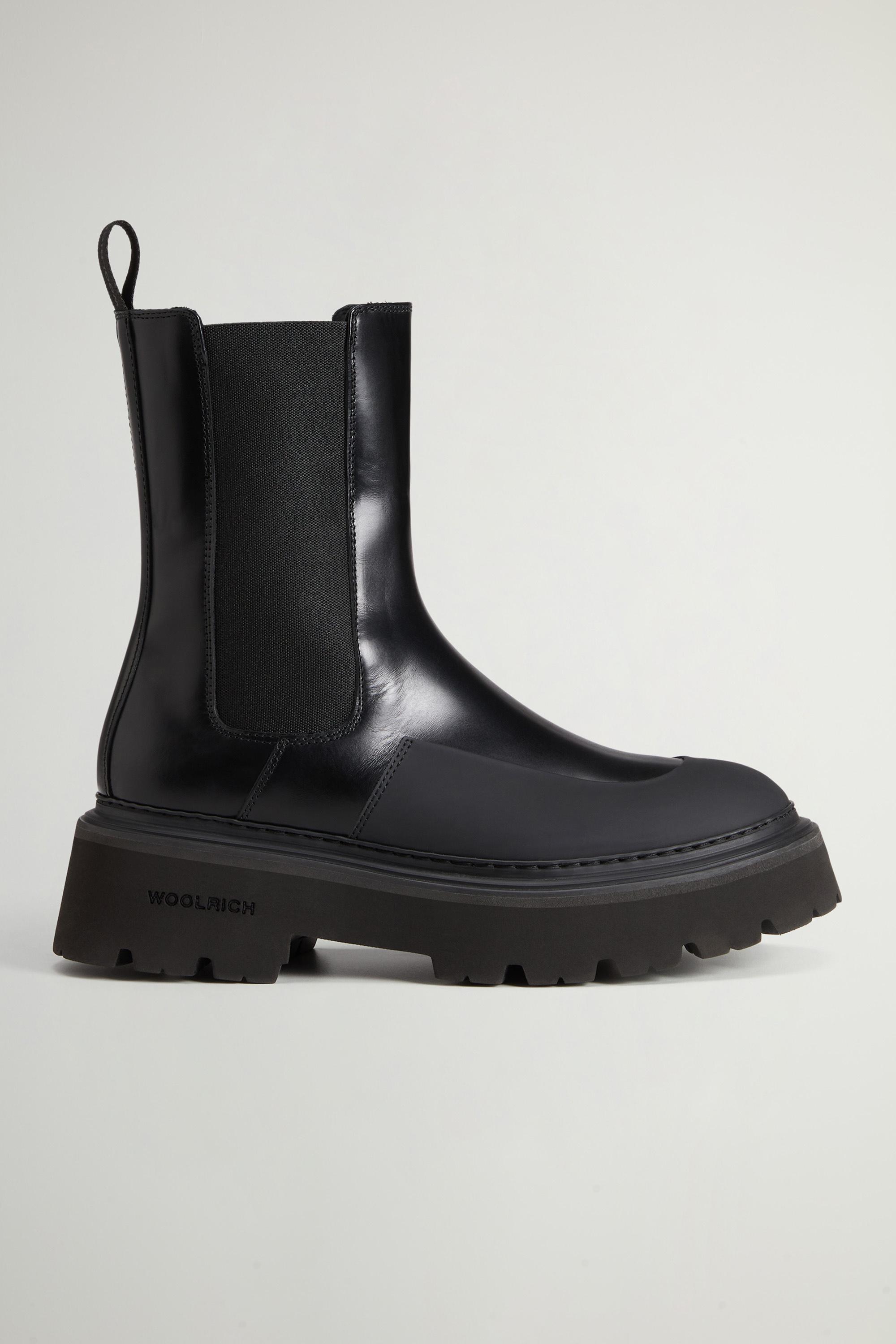 Logger Chelsea Boots with Lugged Sole in Calfskin Leather Black photo 1 | Woolrich