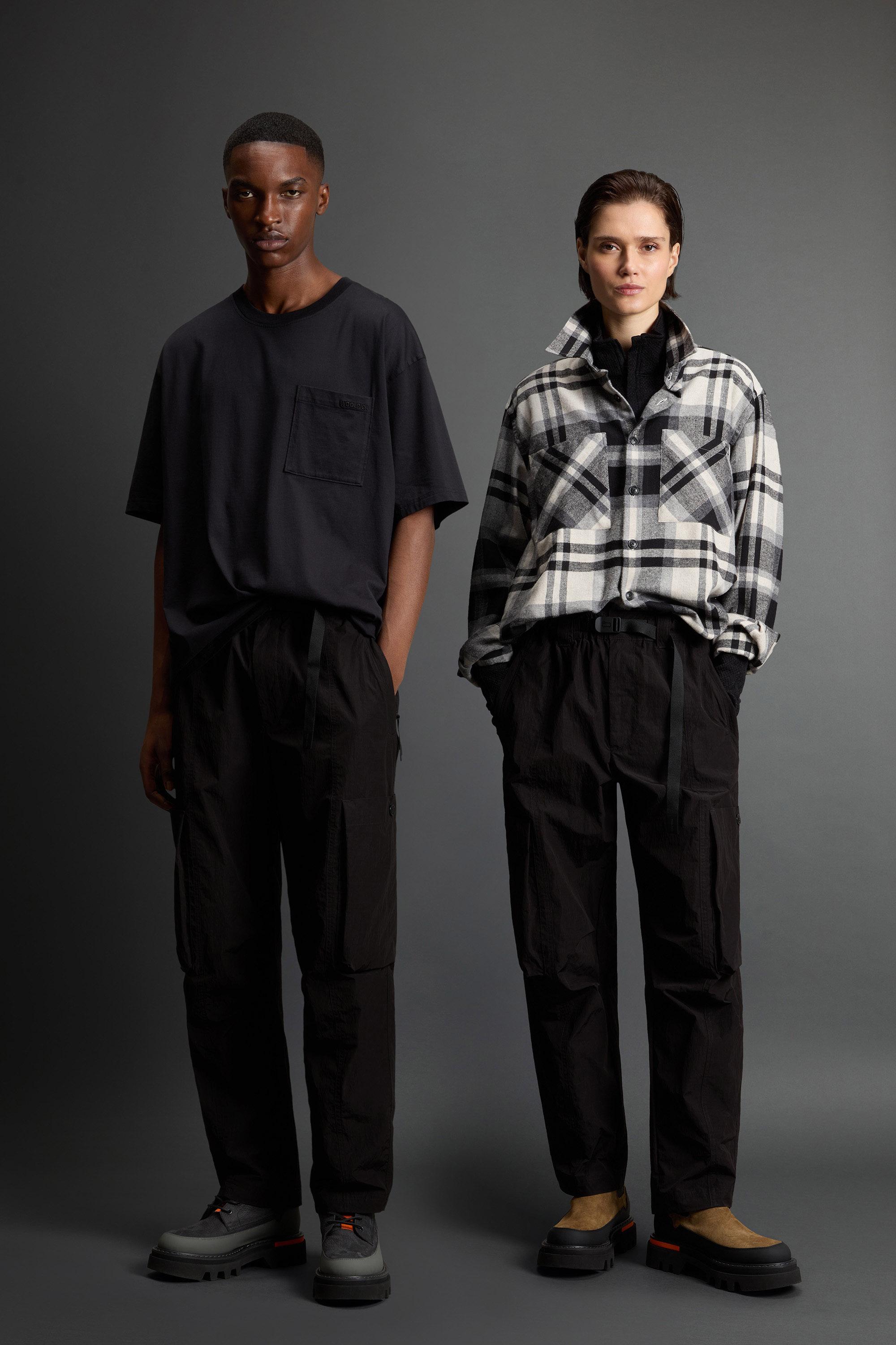 Pants in Olmetex Cotton and Nylon Blend by Todd Snyder Black photo 1 | Woolrich