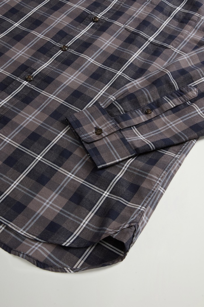 Button-Down Checked Shirt in Pure Cotton Flannel Gray photo 7 | Woolrich