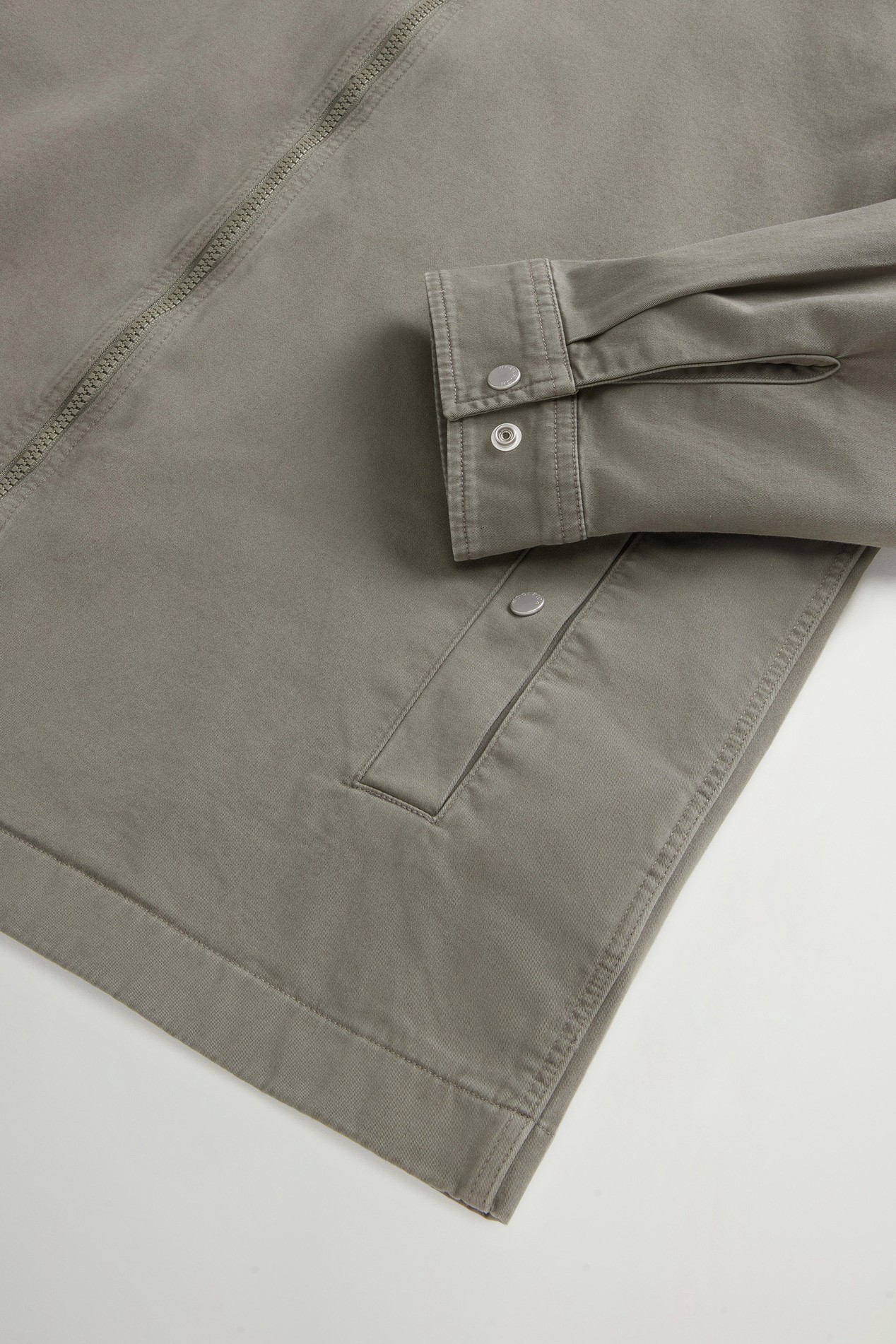 Garment-Dyed Timber Overshirt in Cotton Twill Green photo 7 | Woolrich
