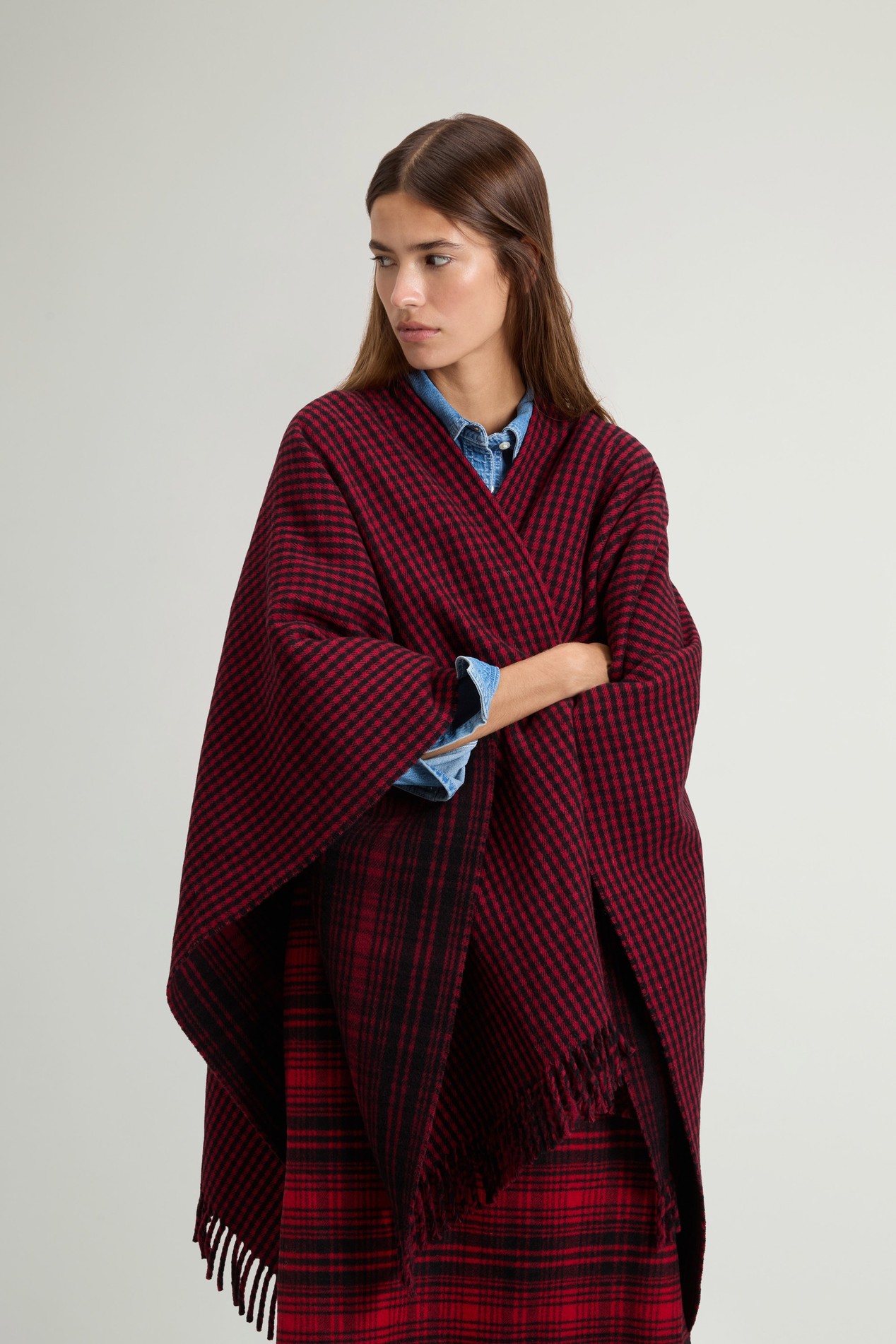 WOOL CHECK CAPE Red photo 1 | Woolrich