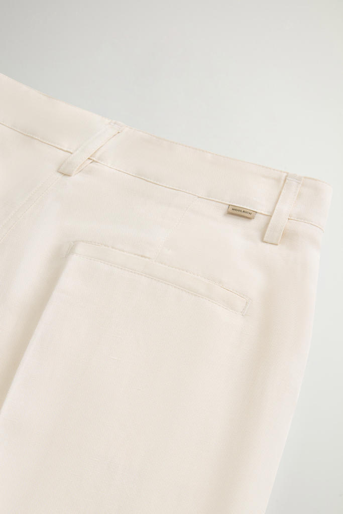 Shorts in Linen Blend with Darts White photo 5 | Woolrich