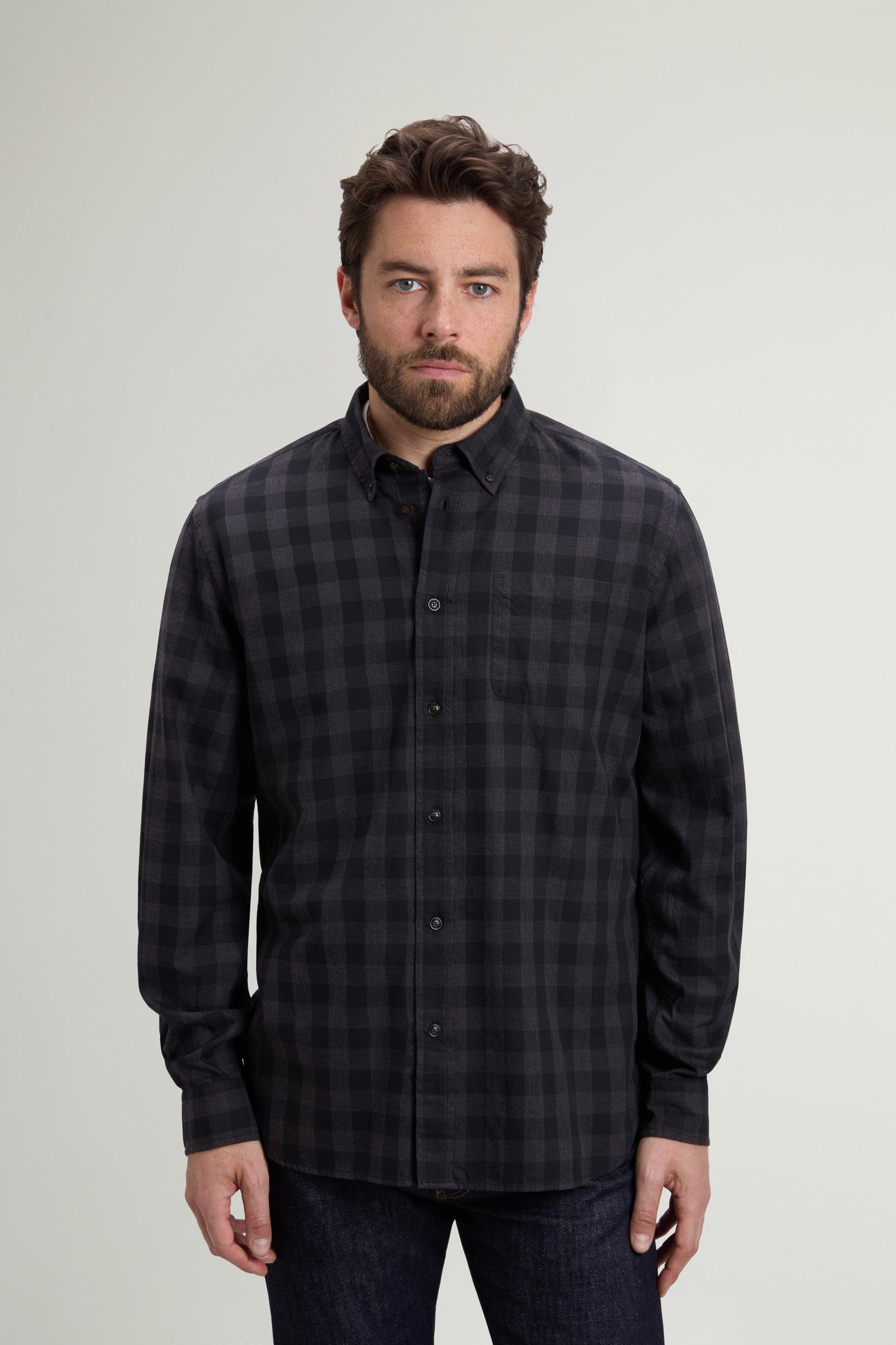 Chemise à carreaux en flanelle de pur coton avec col à pointes boutonnées Gris photo 1 | Woolrich