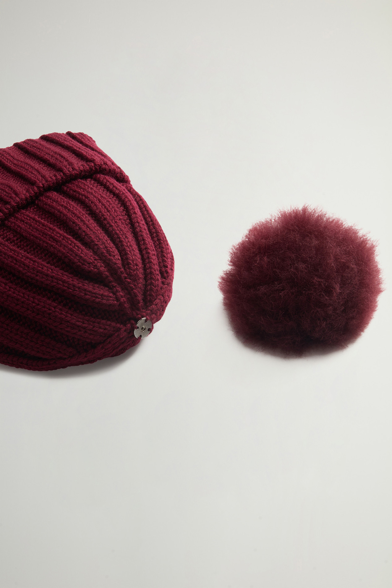 Merino Virgin Wool Beanie with Removable Cashmere Pompom Burgundy photo 4 | Woolrich