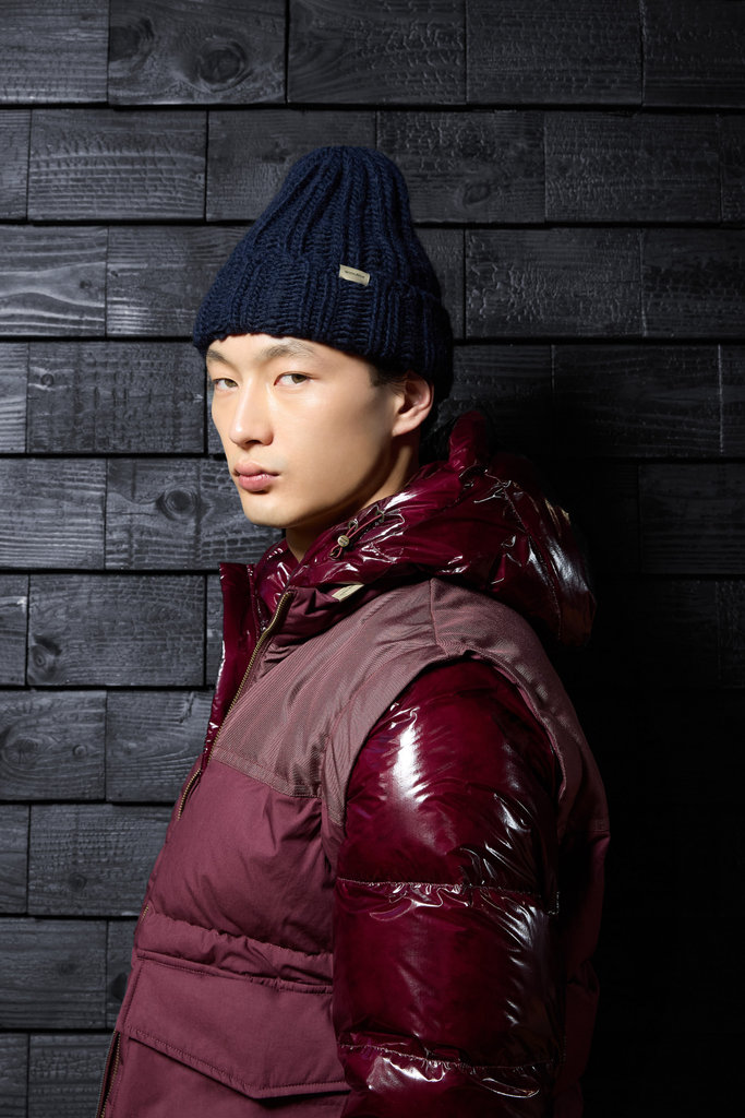 Hybrid Down Jacket with Removable Sleeves and Hood Burgundy photo 11 | Woolrich