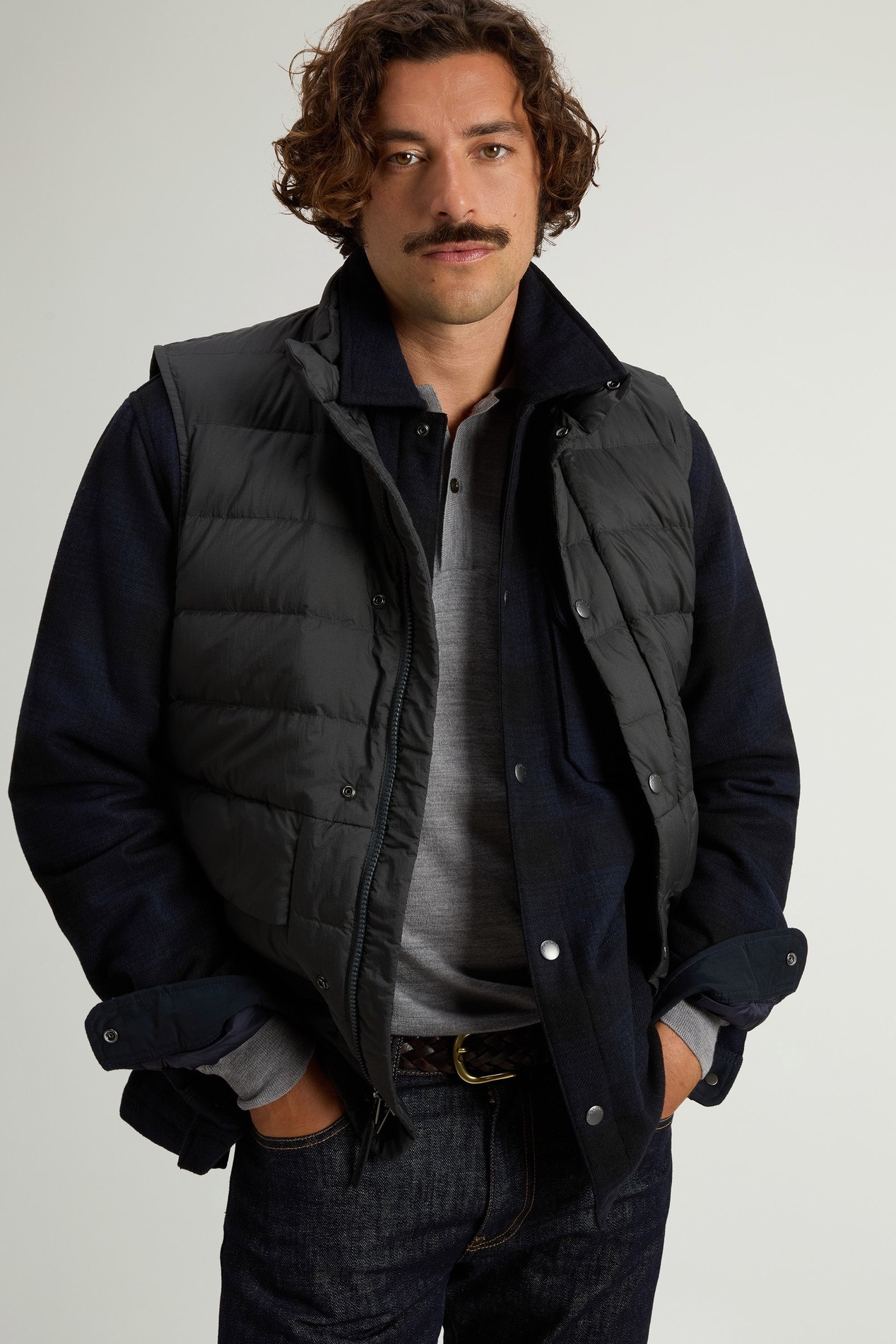 Bering Quilted Vest in Crinkle Nylon Gray photo 4 | Woolrich