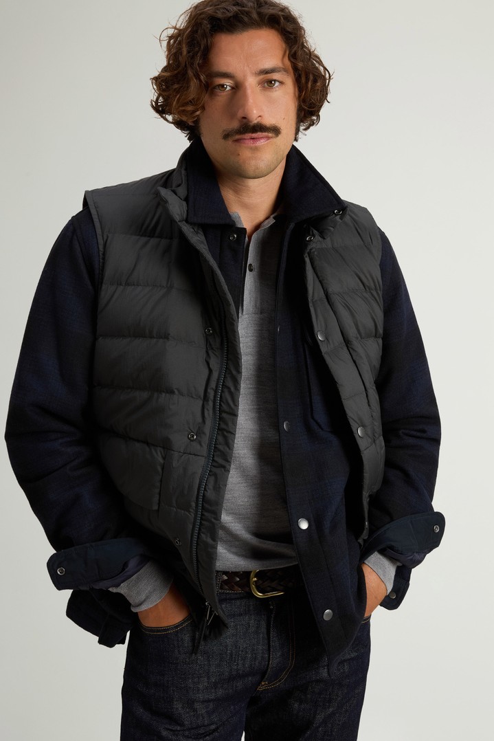 Bering Quilted Vest in Crinkle Nylon Gray photo 4 | Woolrich