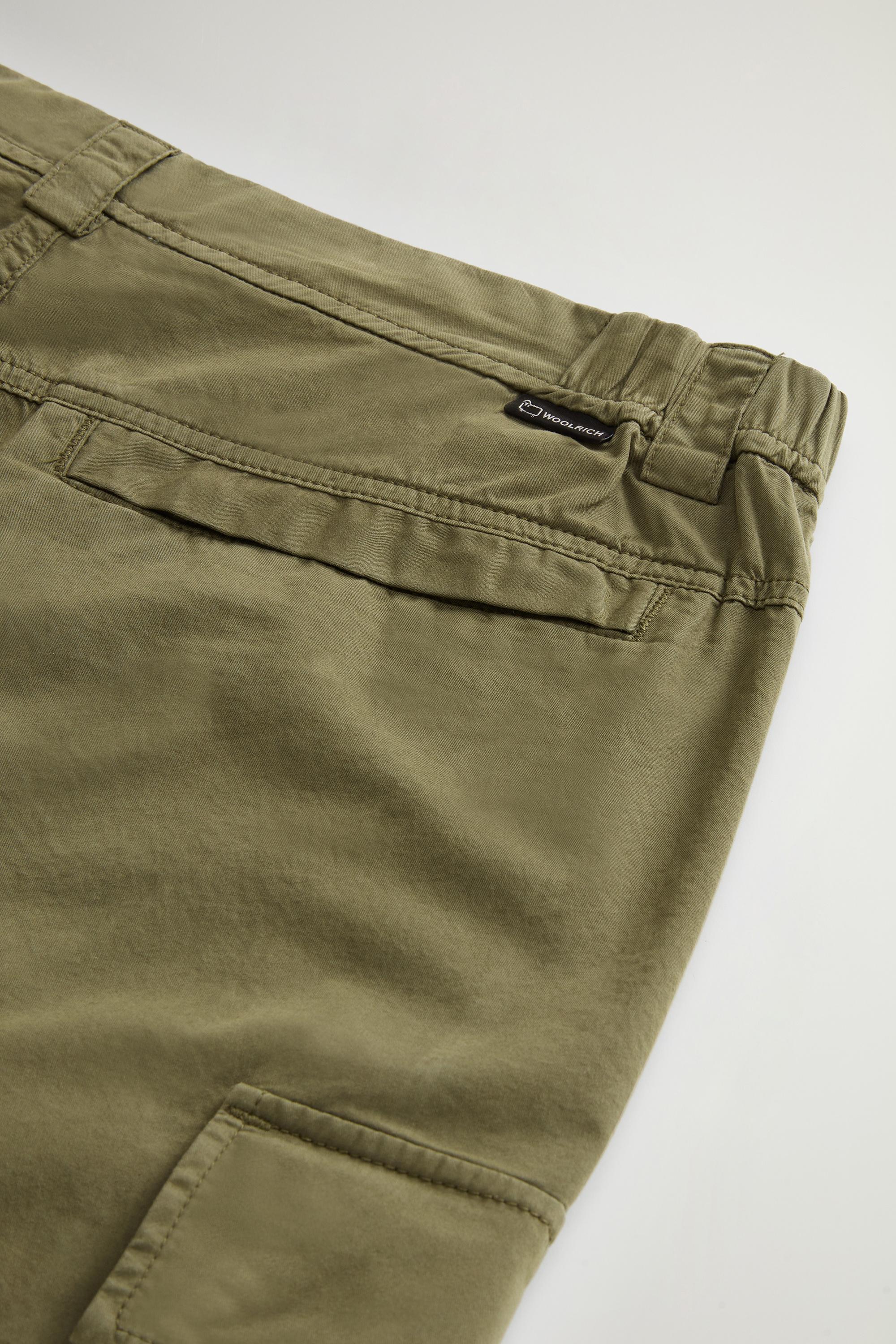 Garment-Dyed Cargo Short in Pure Cotton Green photo 4 | Woolrich