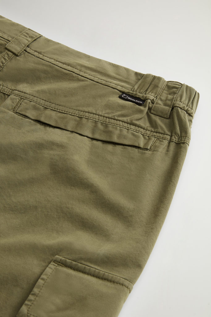 Garment-Dyed Cargo Short in Pure Cotton Green photo 4 | Woolrich