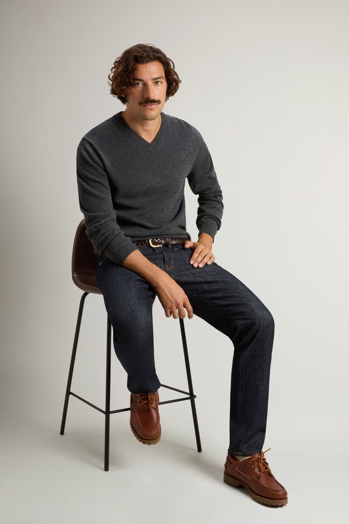 Trui van zuivere scheerwol met V-hals Grijs photo 4 | Woolrich
