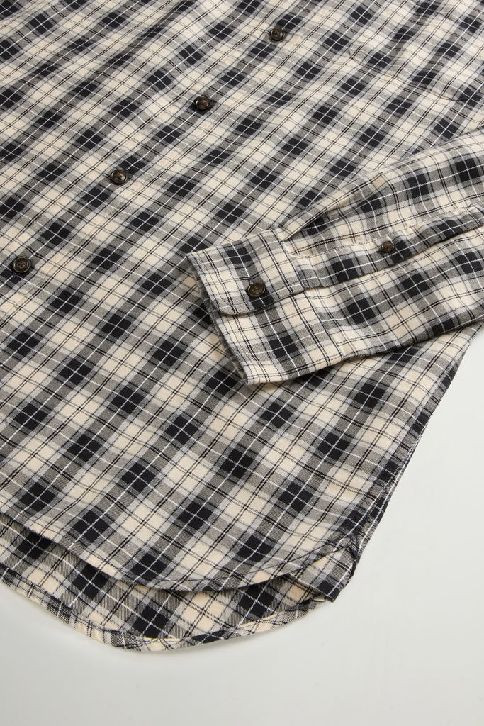 Button-Down Checked Shirt in Pure Cotton Flannel White photo 7 | Woolrich