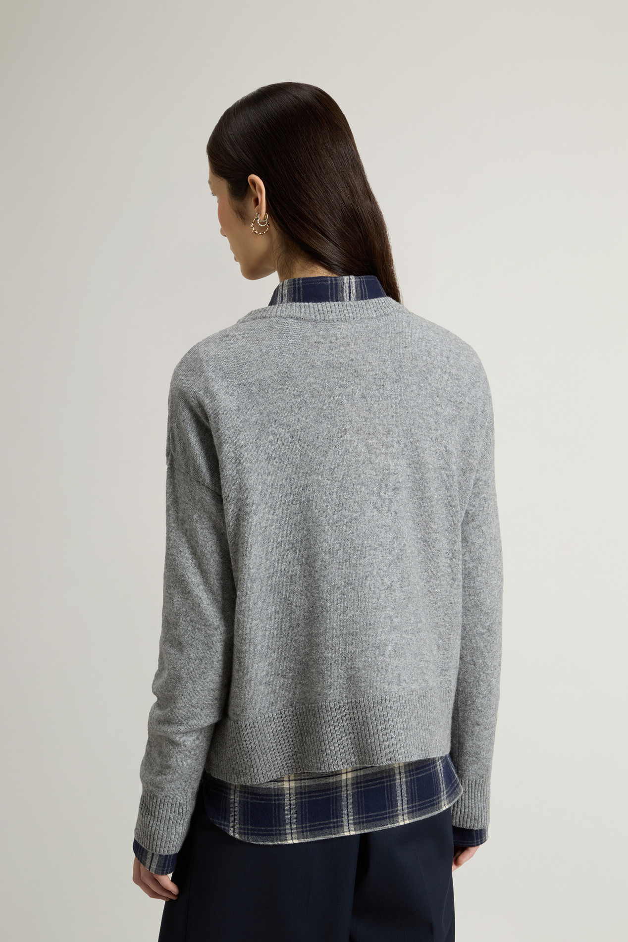 Crewneck Sweater in Virgin Wool and Cashmere Blend Gray photo 3 | Woolrich