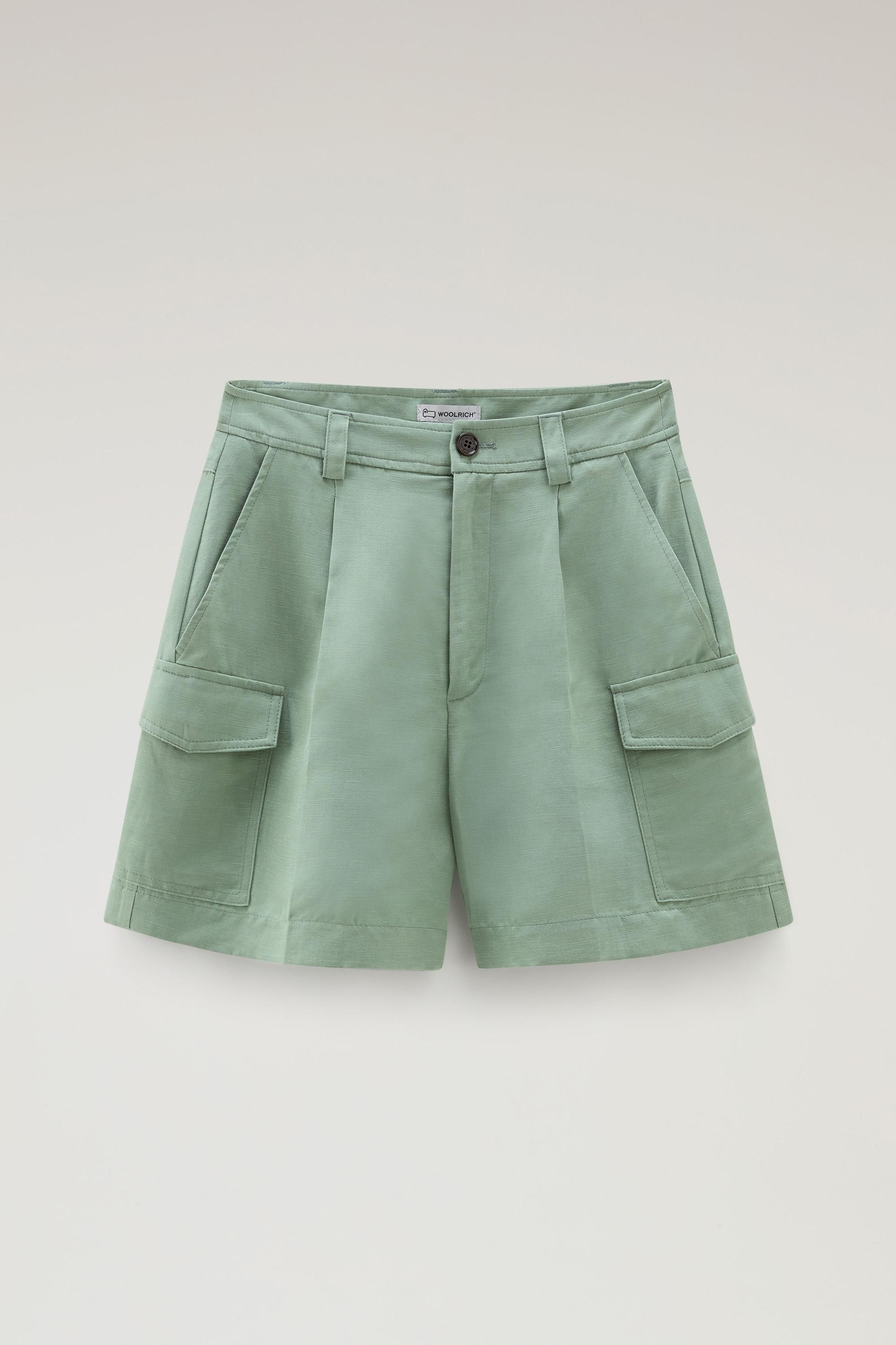 Cargo Shorts in a Linen Blend with Pockets Green photo 1 | Woolrich