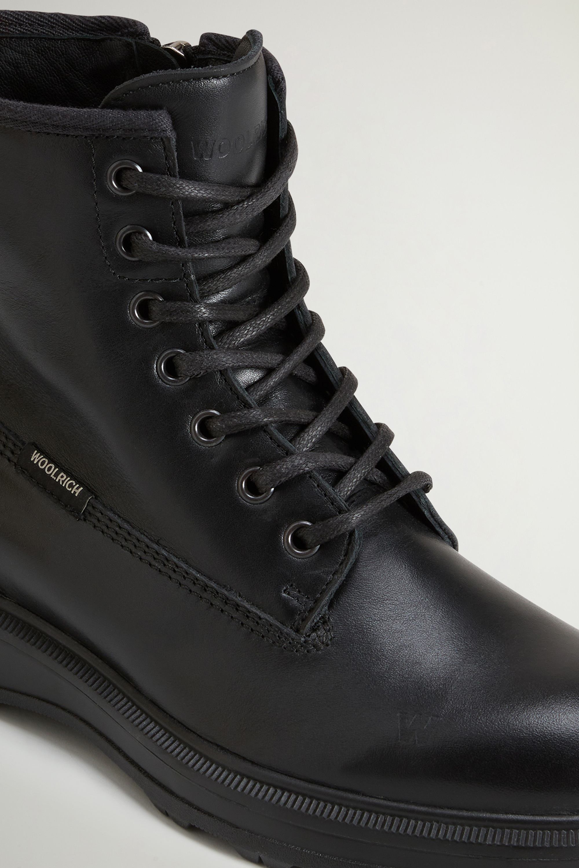 Grove Lace-Up Boots in Leather Black photo 5 | Woolrich