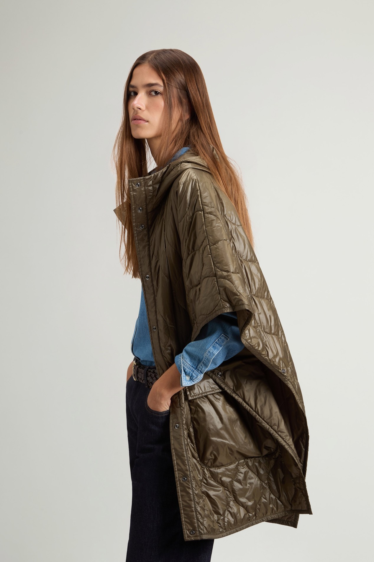 Quilted Cape in Urban Light Nylon Green photo 4 | Woolrich