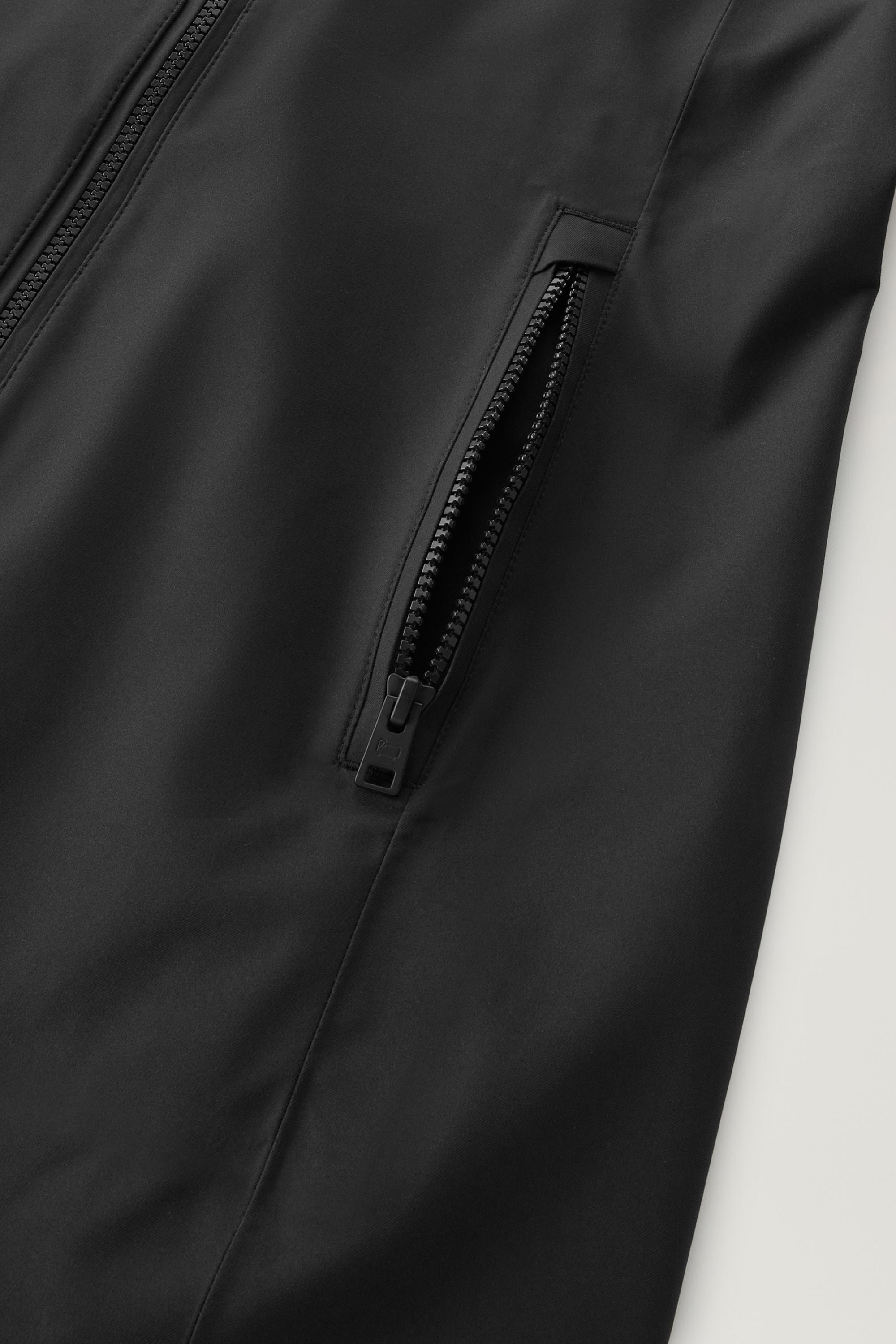 Waterproof Leavitt Lightweight Parka with Hood Black photo 5 | Woolrich