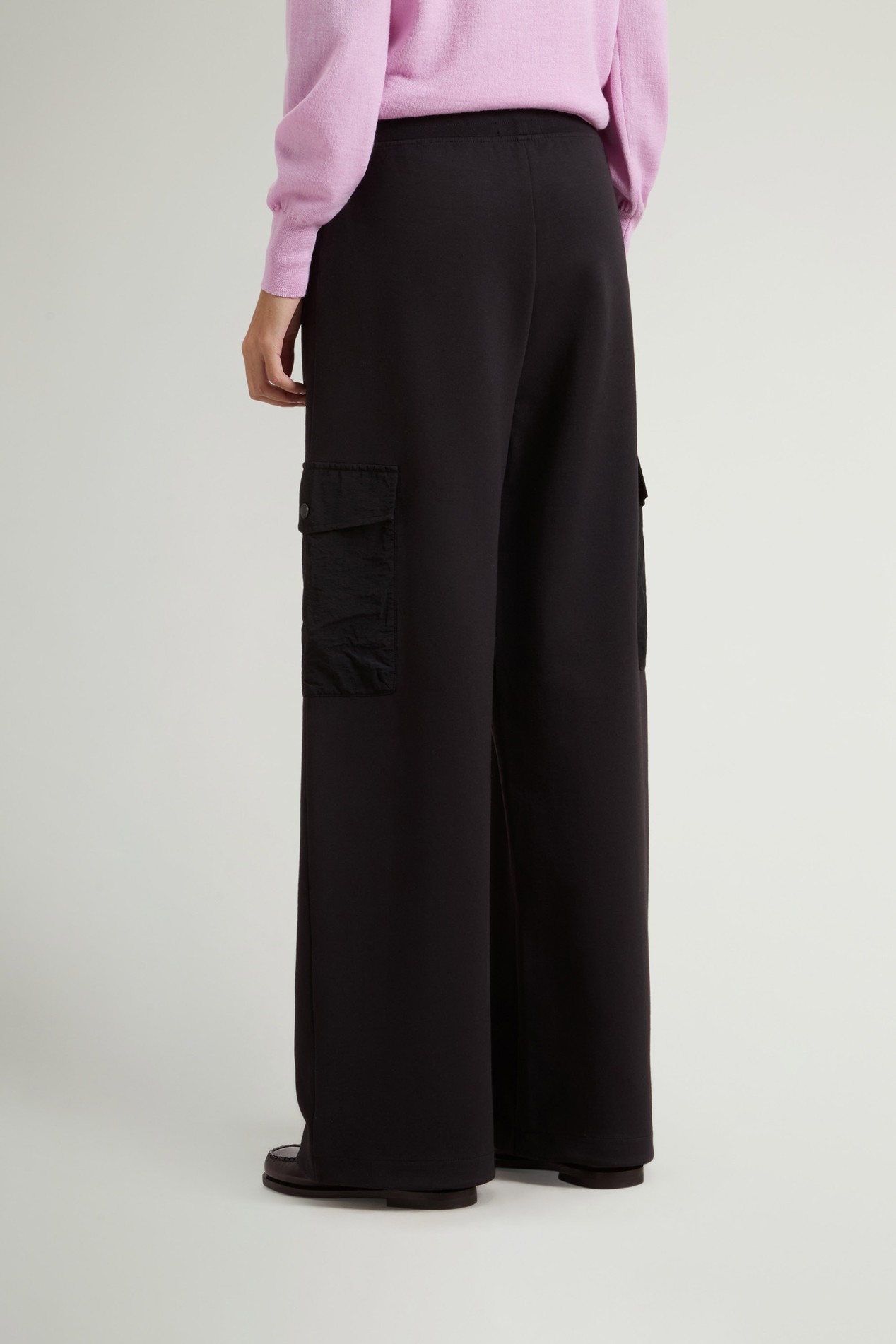 INTERLOCK SWEATPANTS Black photo 3 | Woolrich