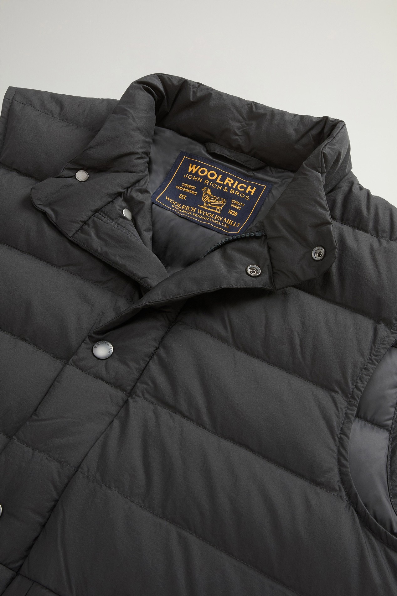 Bering Quilted Vest in Crinkle Nylon Gray photo 2 | Woolrich