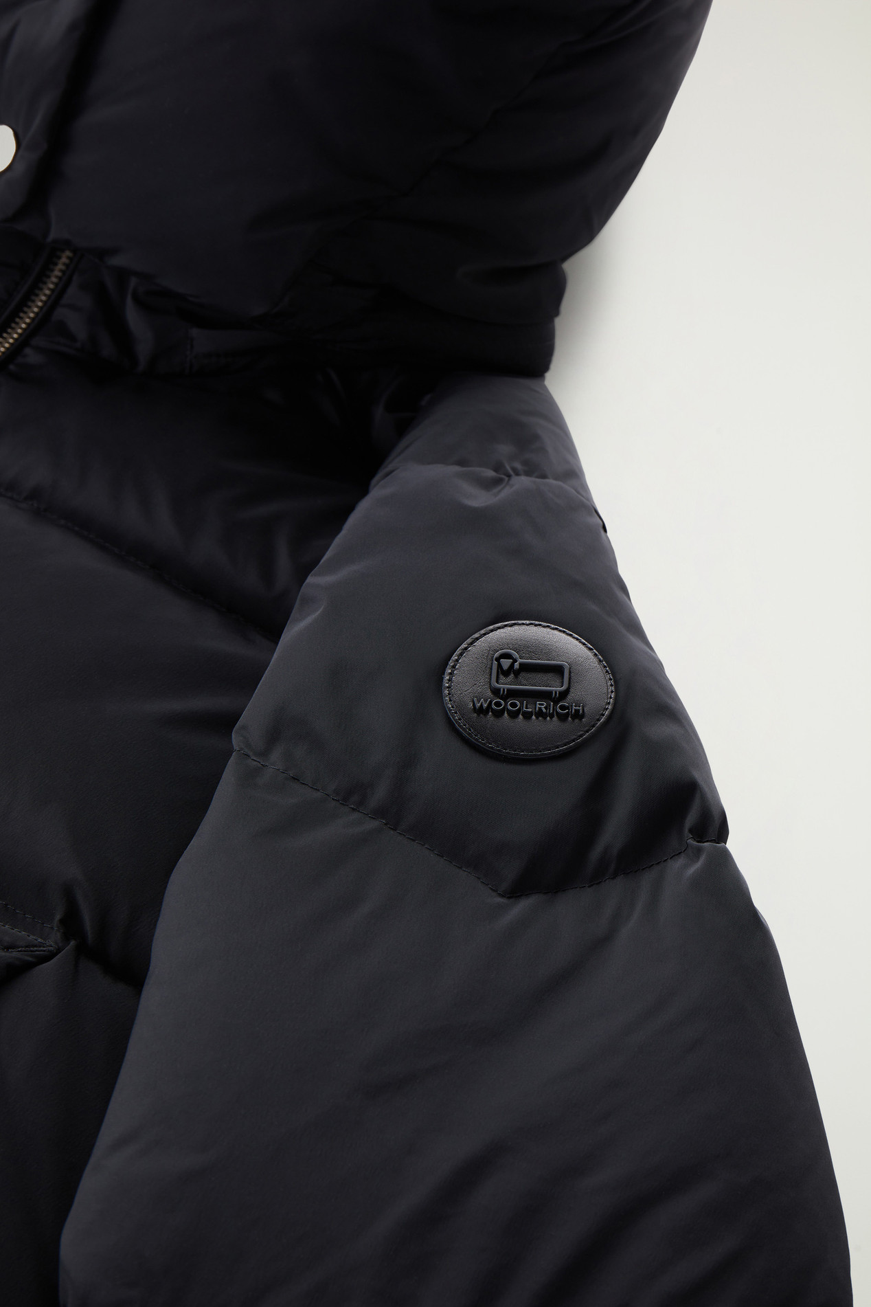 Short Alsea Down Jacket in Stretch Nylon with Detachable Hood Black photo 4 | Woolrich
