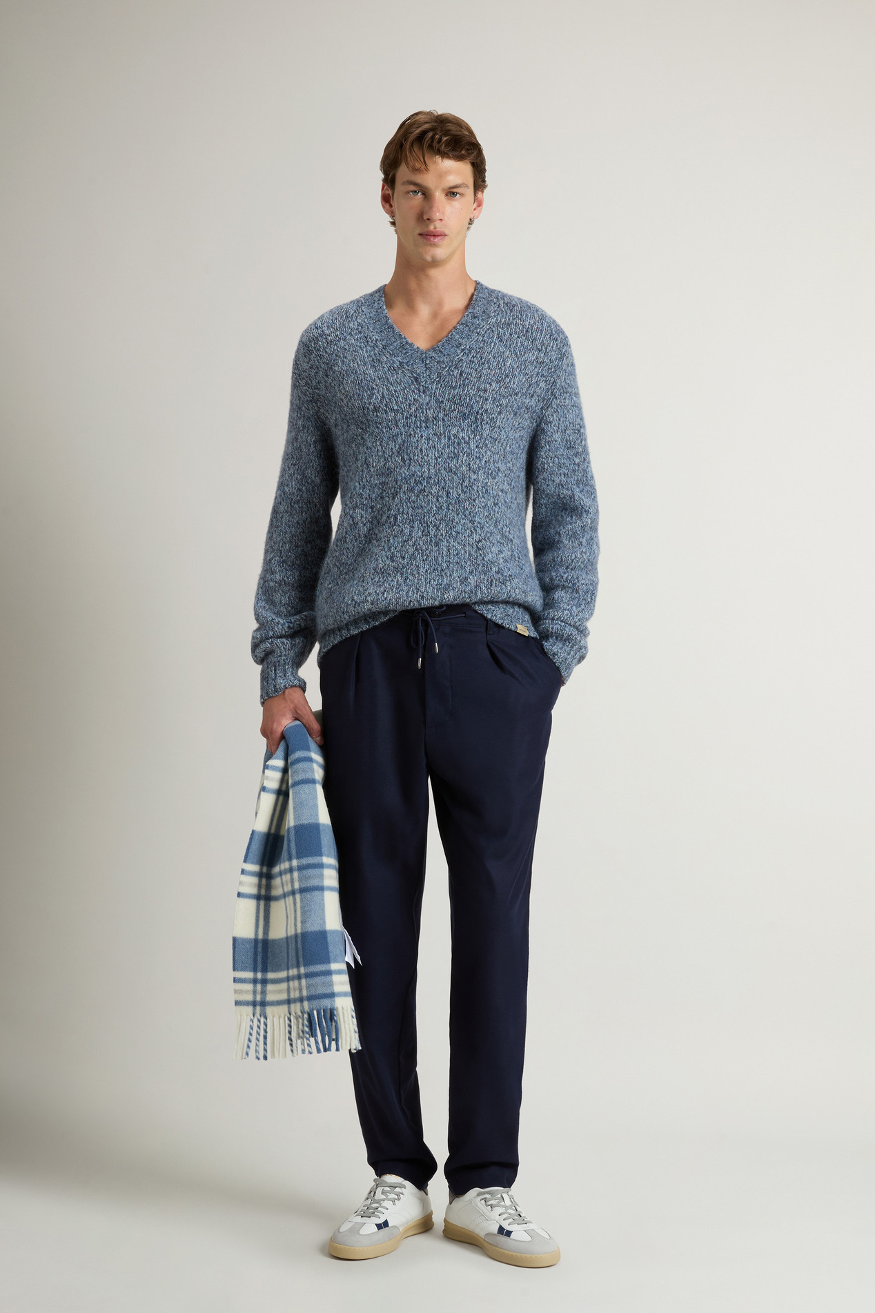 MOULINE ALPACA BLEND V-NECK Blue photo 2 | Woolrich