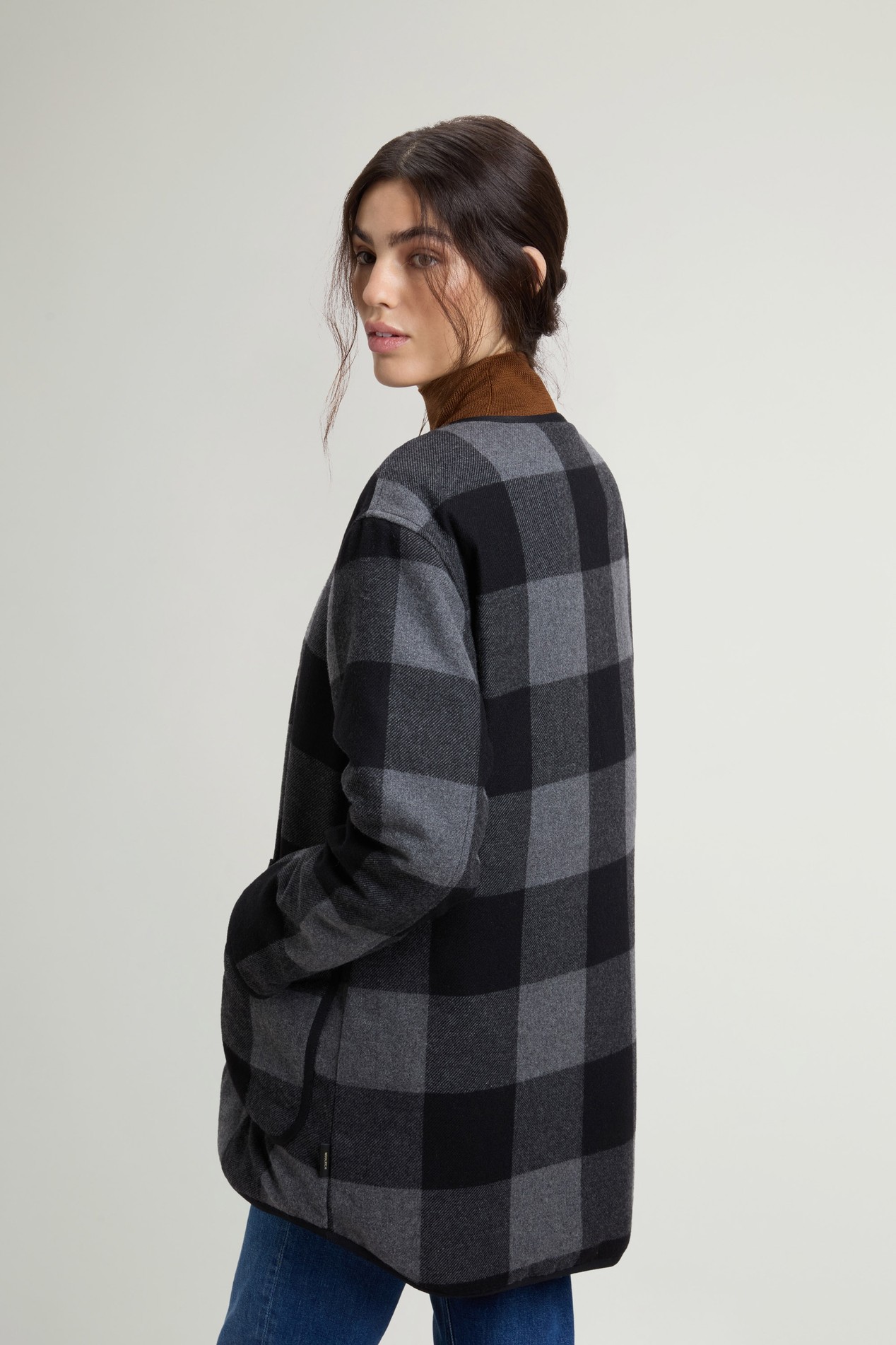 Long Alaskan Checked Overshirt in Wool Blend Black photo 3 | Woolrich