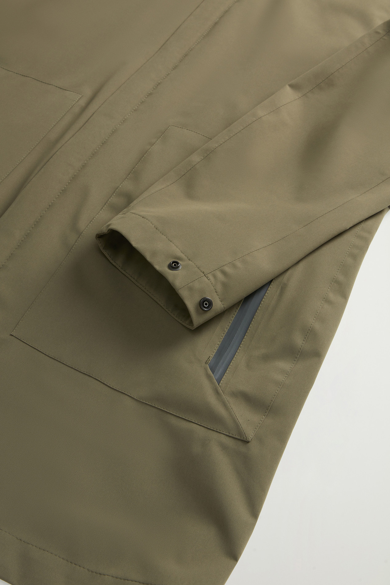 2-In-1 Jacket in Two-Layered Fabric Green photo 4 | Woolrich
