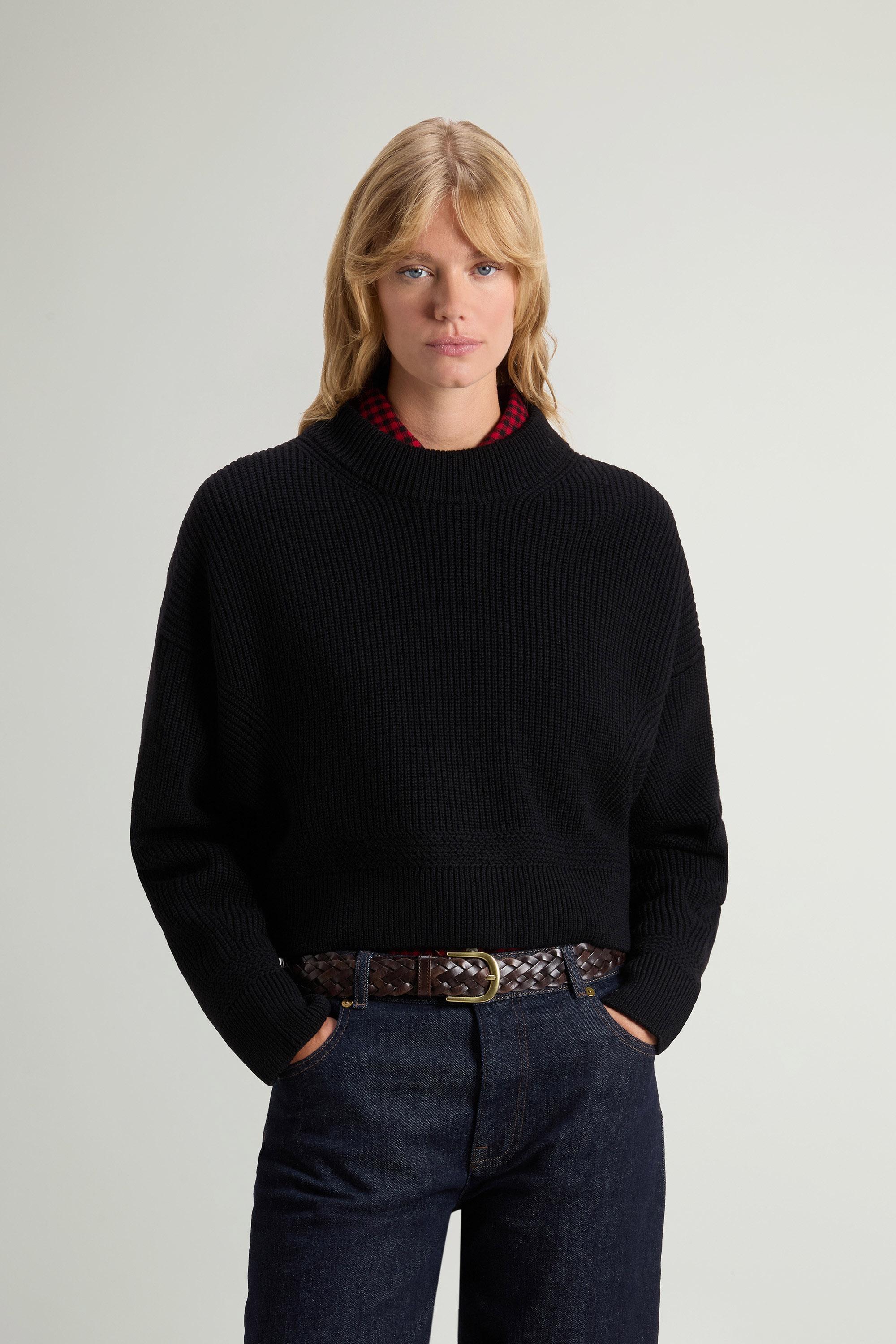 Ribbed Crewneck Sweater in Pure Merino Virgin Wool Black photo 1 | Woolrich