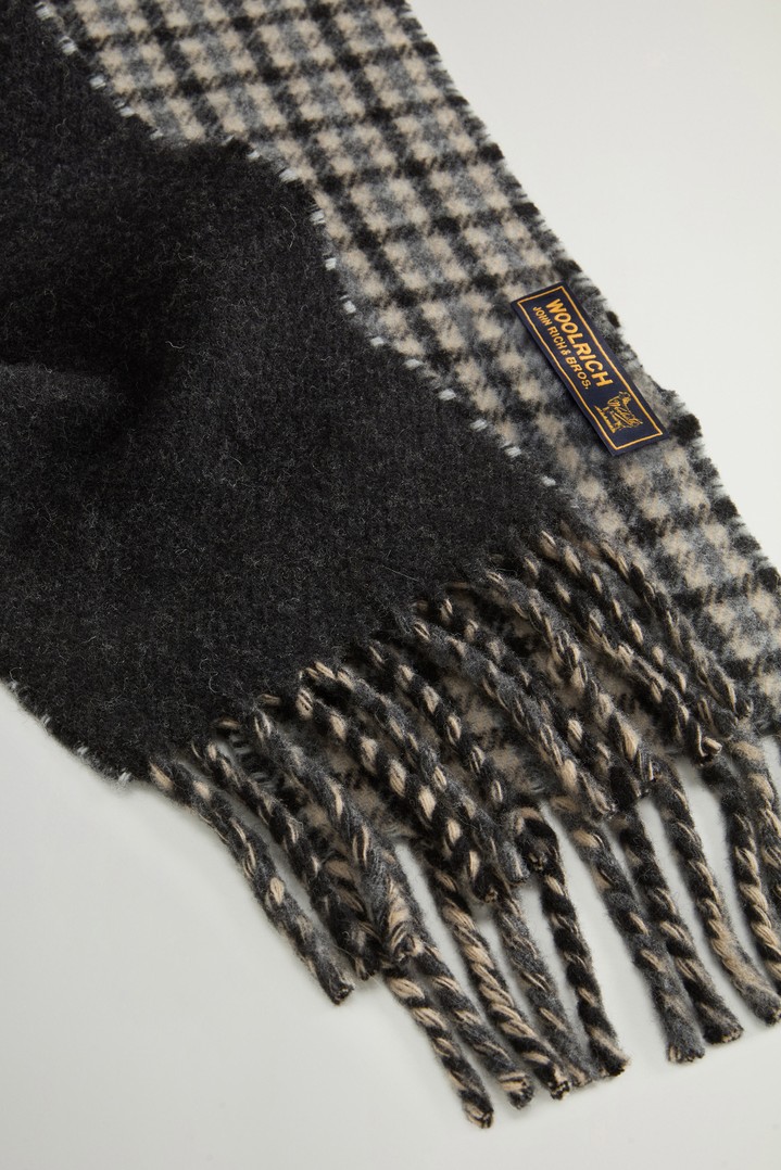 Scarf in Pure Wool with Checked Pattern Gray photo 3 | Woolrich
