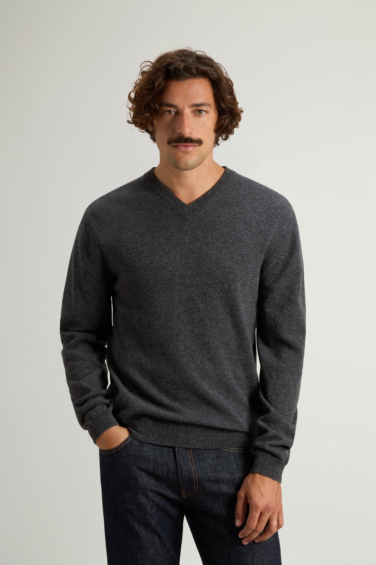 Trui van zuivere scheerwol met V-hals Grijs photo 1 | Woolrich