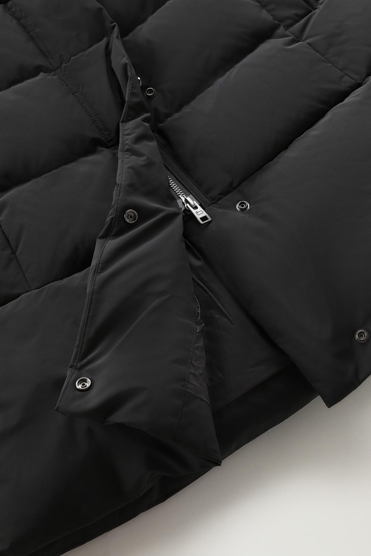 Puffy Prescott Parka in Urban Touch Black photo 5 | Woolrich