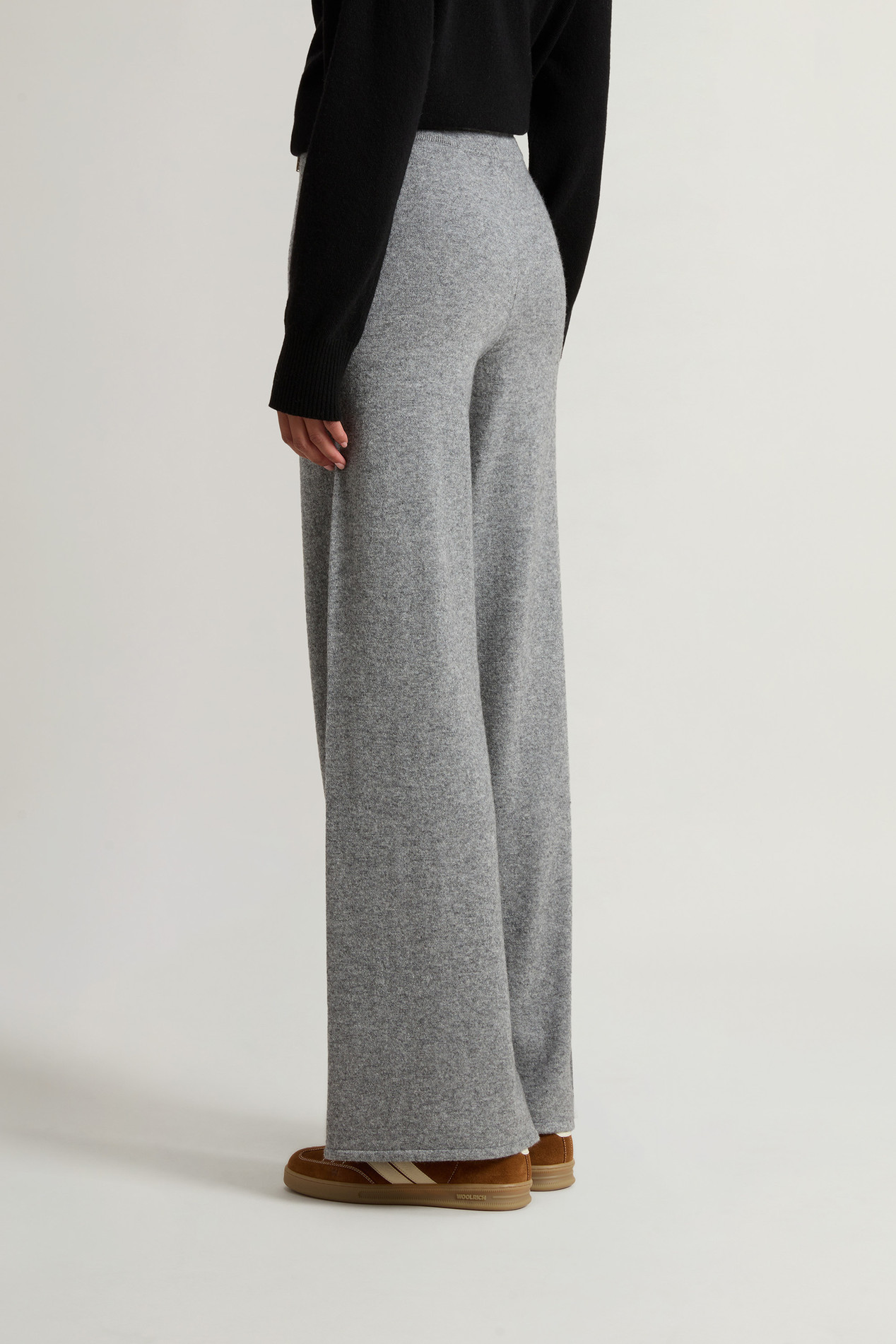 Wide-Leg Pants in Virgin Wool and Cashmere Blend Gray photo 2 | Woolrich