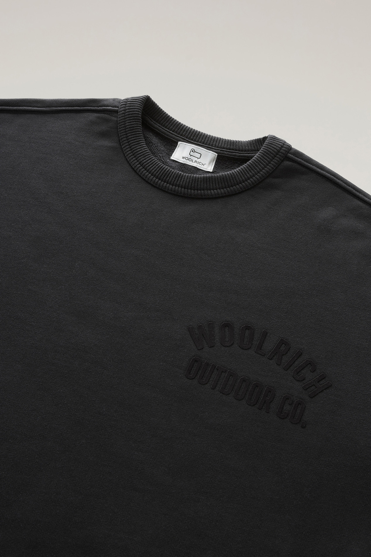 Crewneck Sweatshirt in Pure Cotton Black photo 2 | Woolrich
