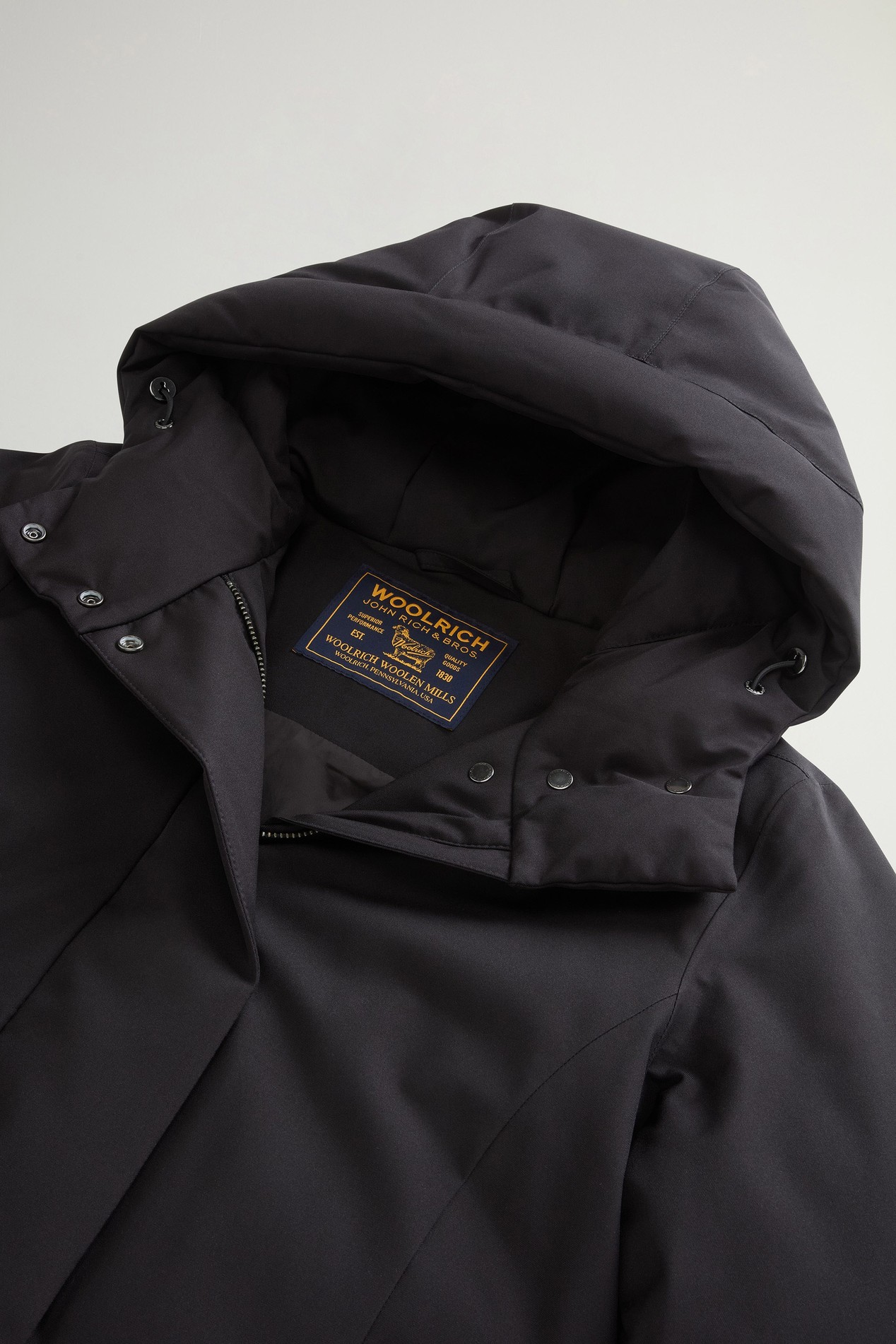 Padded Hooded Parka in Light Stretch Black photo 6 | Woolrich