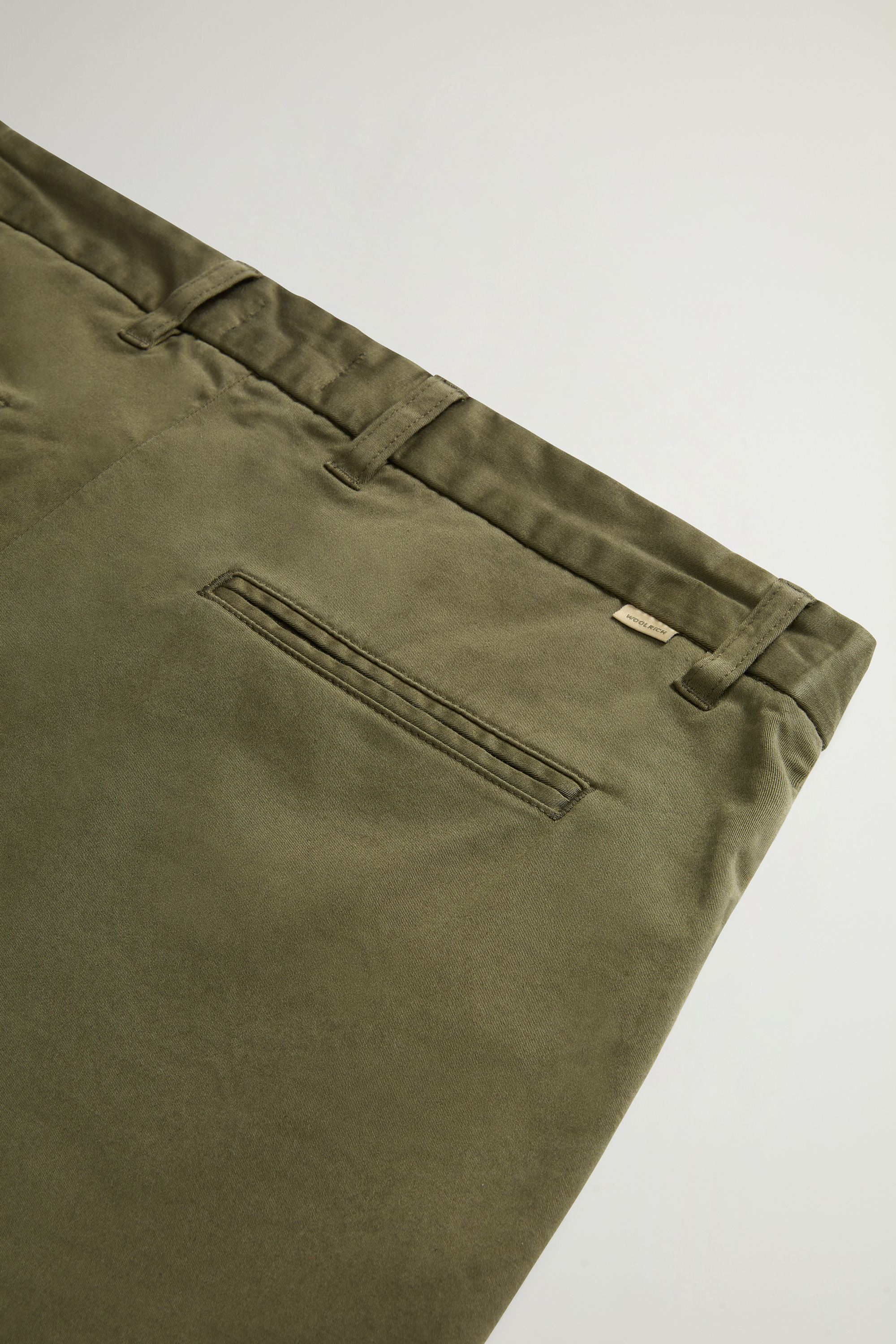 Garment-Dyed Stretch Cotton Twill Chinos Green photo 4 | Woolrich