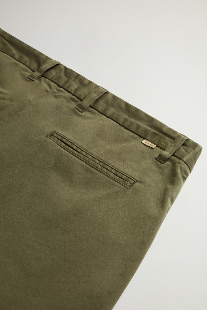 Garment-Dyed Stretch Cotton Twill Chinos Green photo 4 | Woolrich