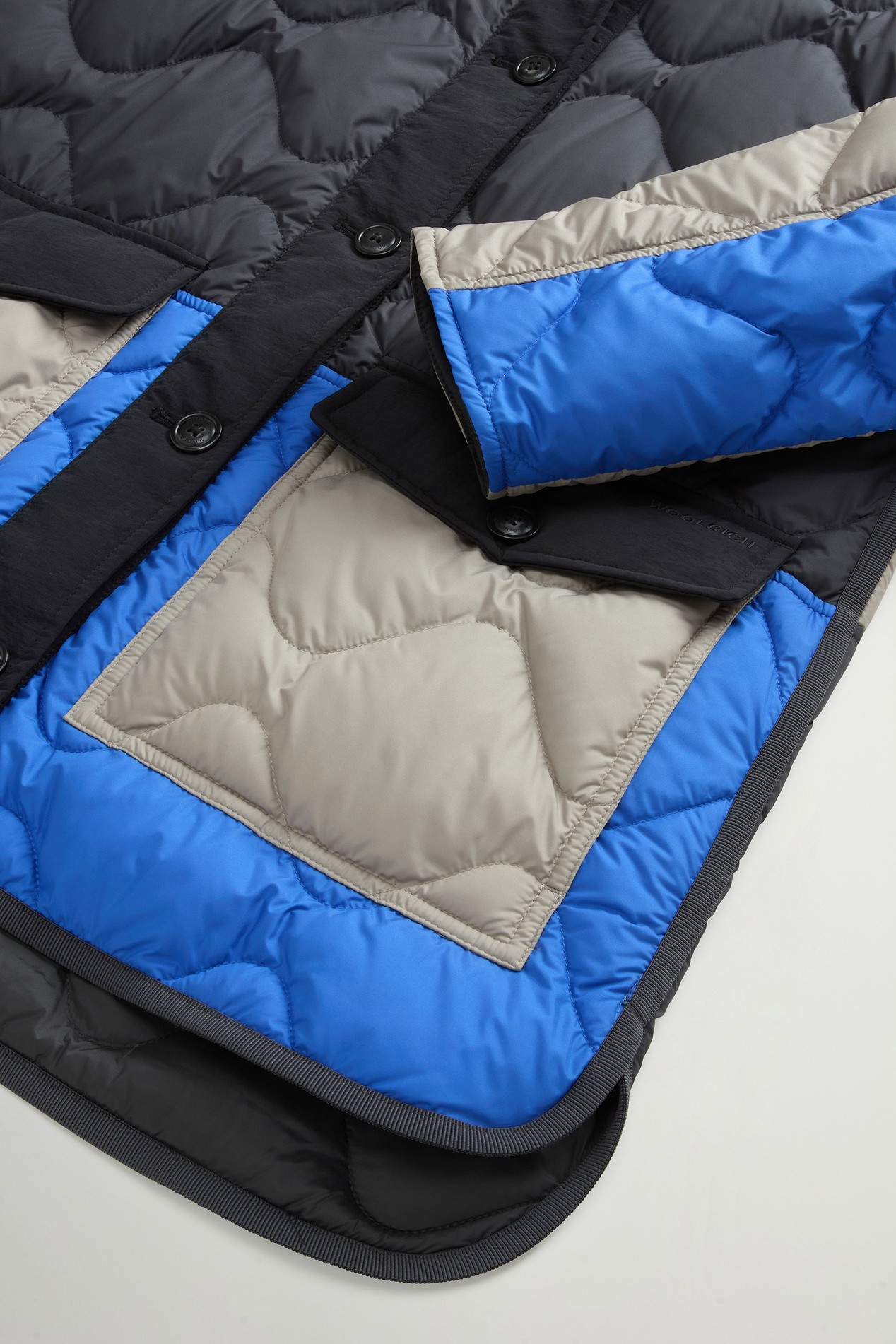 Quilted Microfiber Heritage Jacket Black photo 3 | Woolrich