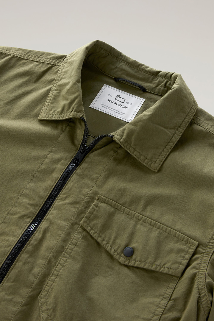 Garment-Dyed Overshirt in Pure Cotton Green photo 2 | Woolrich