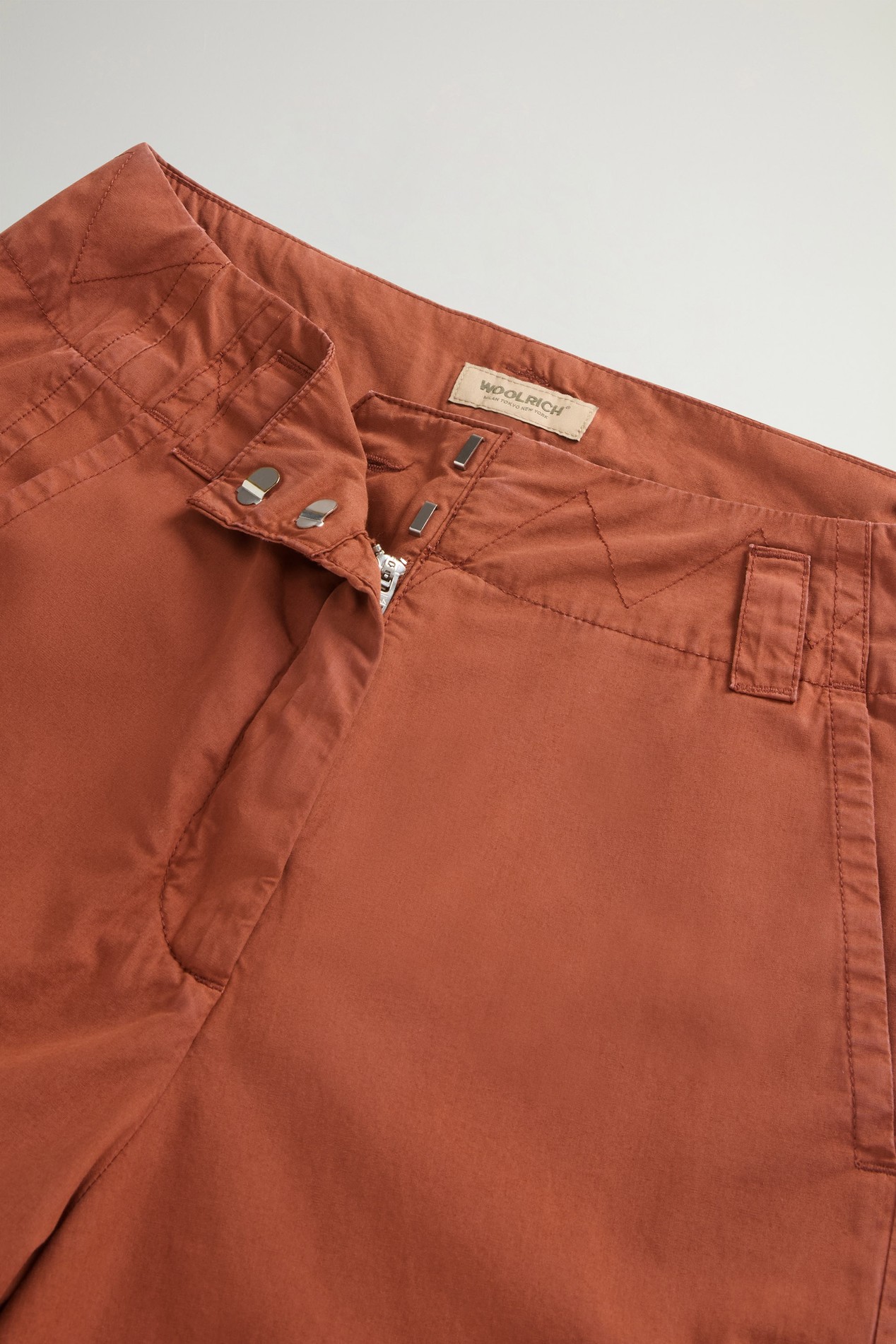 Garment-Dyed Carrot Pants in Pure Cotton Poplin Brown photo 4 | Woolrich