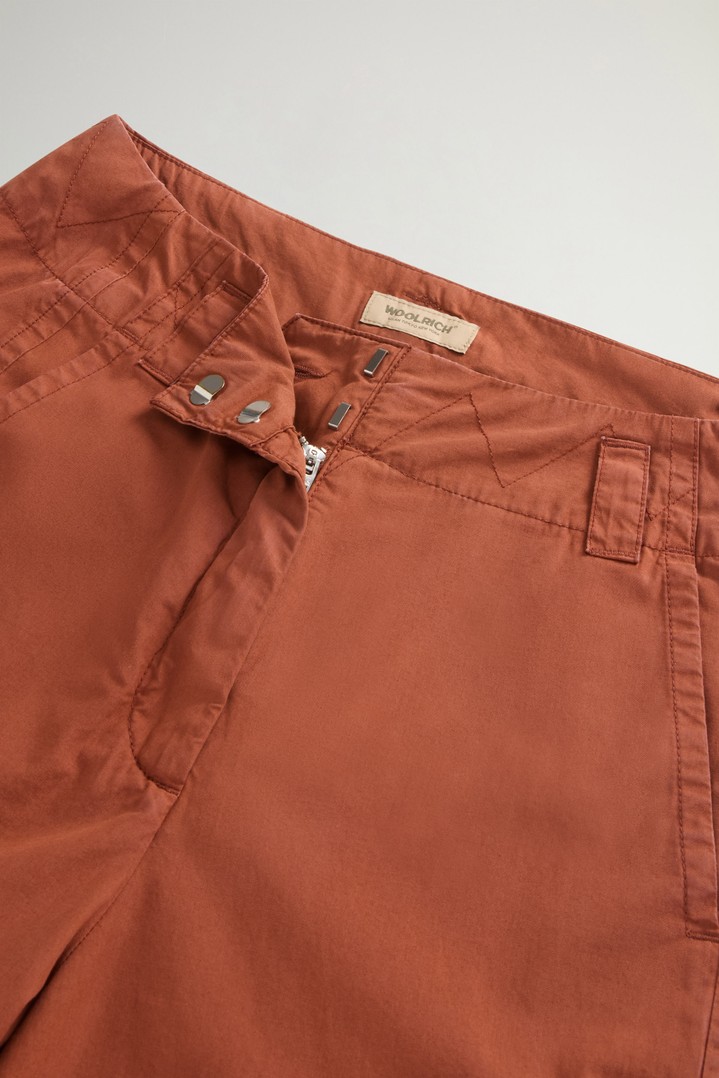 Garment-Dyed Carrot Pants in Pure Cotton Poplin Brown photo 4 | Woolrich