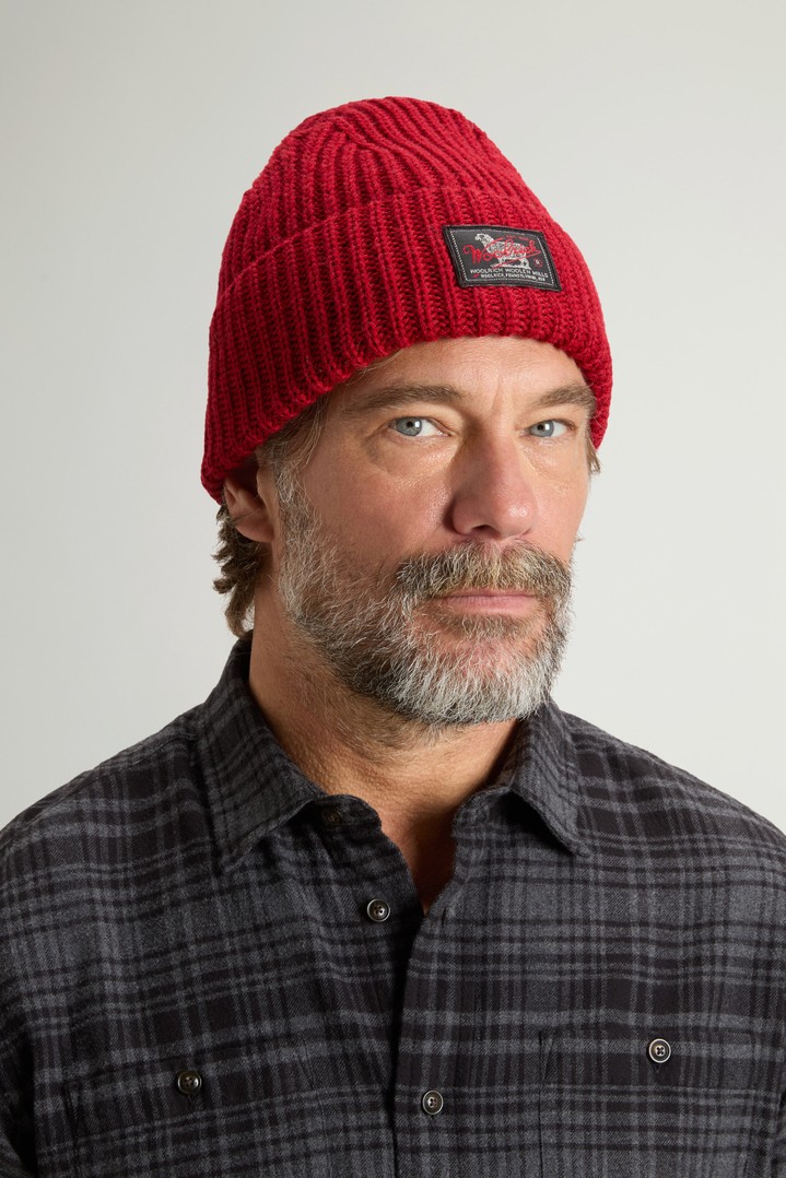 WM PATCH BEANIE Red photo 1 | Woolrich
