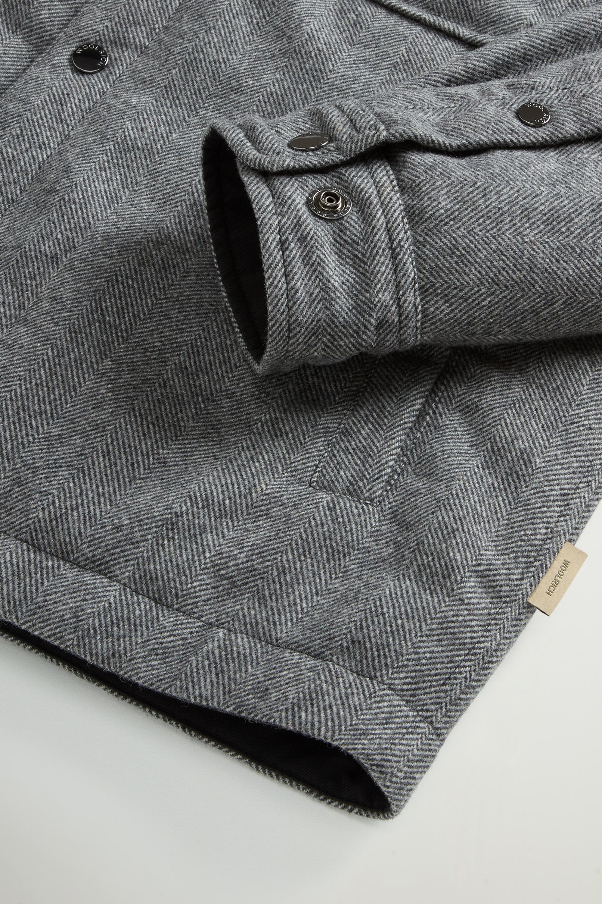 Alaskan Check Overshirt in Recycled Italian Wool Blend Gray photo 7 | Woolrich