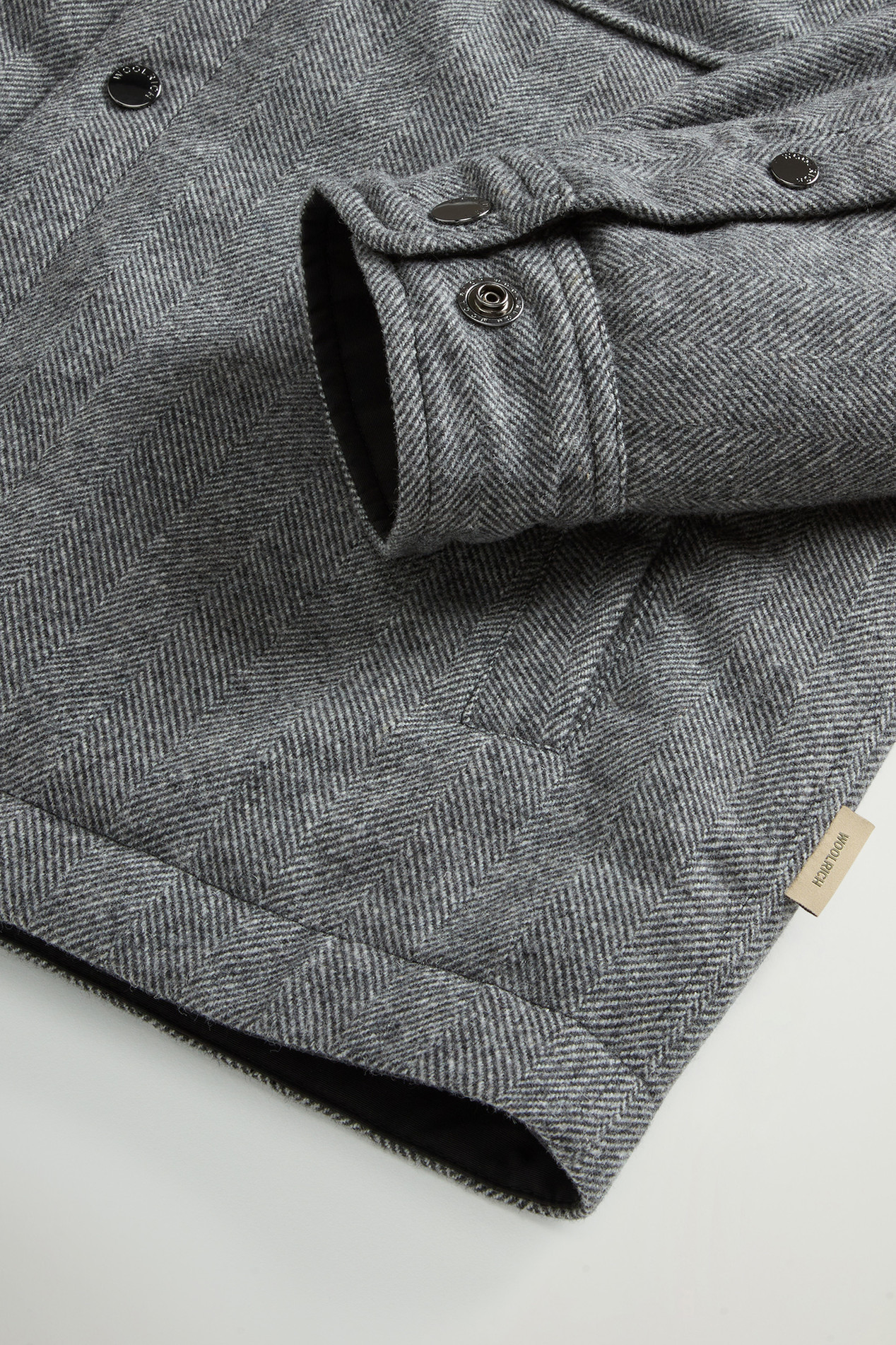 Alaskan Check Overshirt in Recycled Italian Wool Blend Gray photo 7 | Woolrich