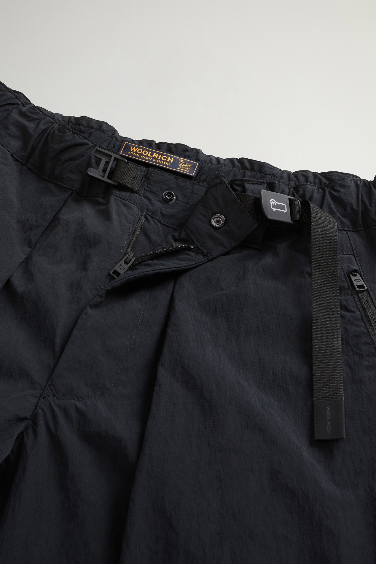 NYLON RIPSTOP CARGO PANT Black photo 5 | Woolrich